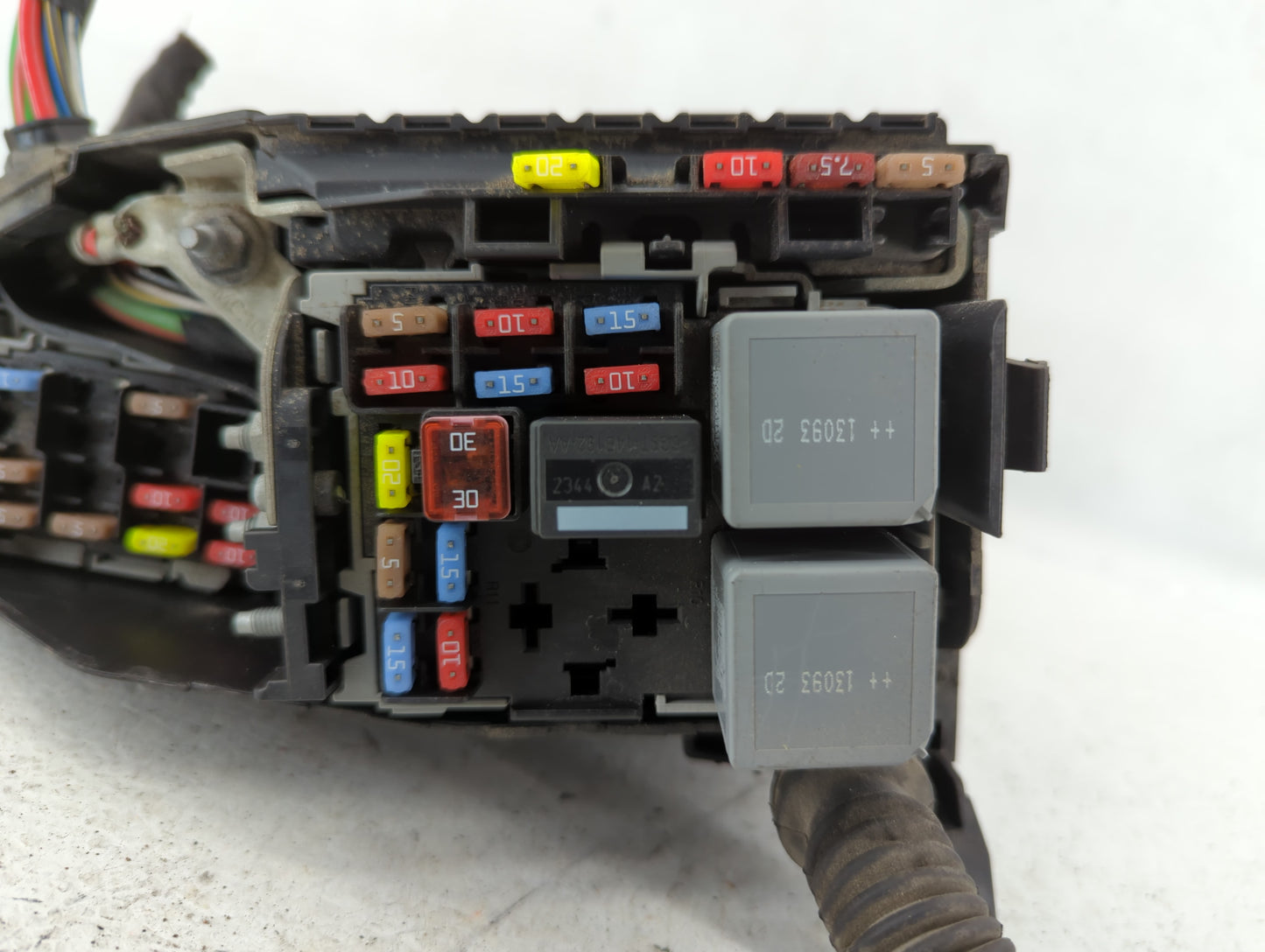 2011-2012 Volvo S80 Fusebox Fuse Box Panel Relay Module P/N:6G9T-14A067-0A Fits Fits 2011 2012 2013 2014 OEM Used Auto Parts