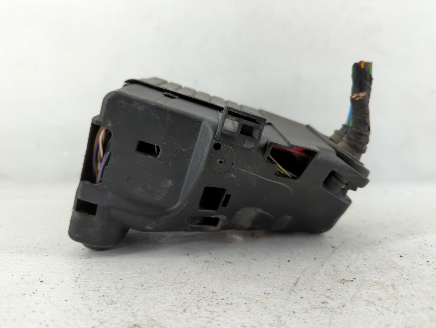 2011-2012 Volvo S80 Fusebox Fuse Box Panel Relay Module P/N:6G9T-14A067-0A Fits Fits 2011 2012 2013 2014 OEM Used Auto Parts