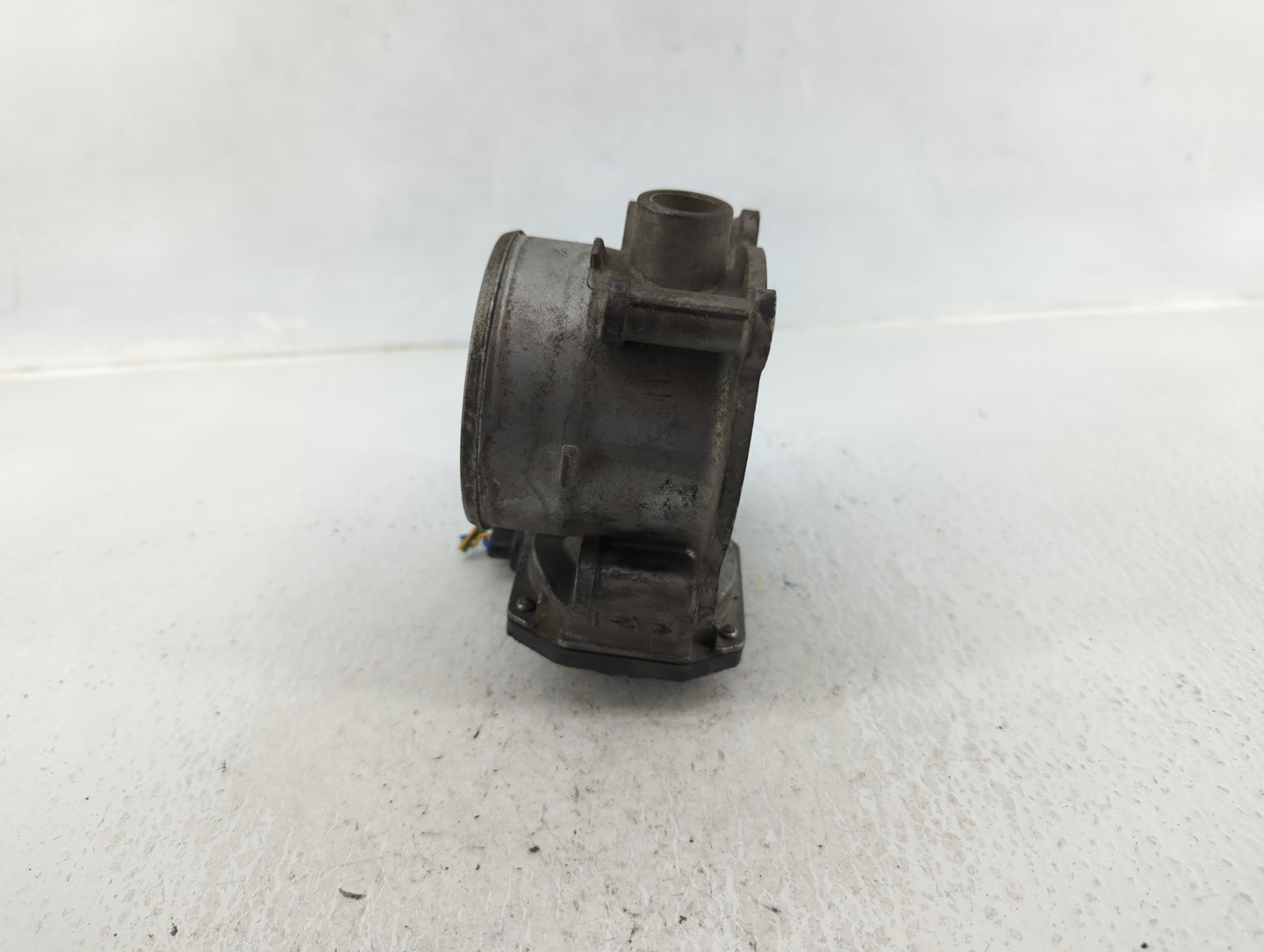 2008-2015 Volvo S80 Throttle Body P/N:7G9N-9F991-AA Fits Fits 2008 2009 2010 2011 2012 2013 2014 2015 2016 OEM Used Auto Par