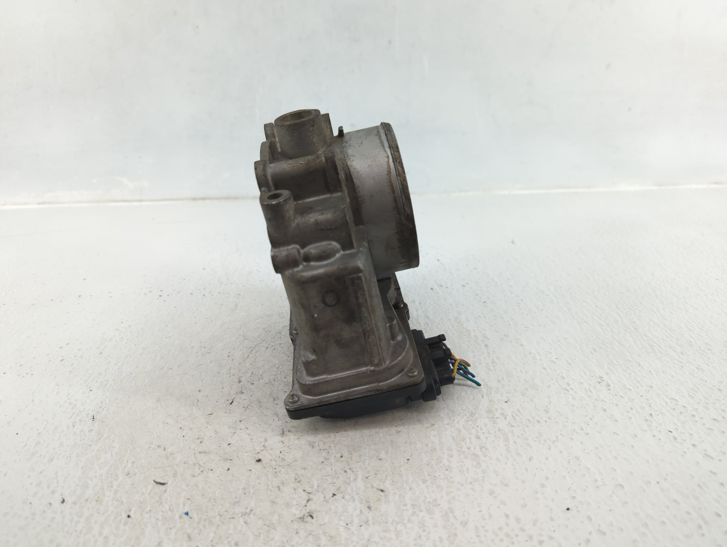 2008-2015 Volvo S80 Throttle Body P/N:7G9N-9F991-AA Fits Fits 2008 2009 2010 2011 2012 2013 2014 2015 2016 OEM Used Auto Par