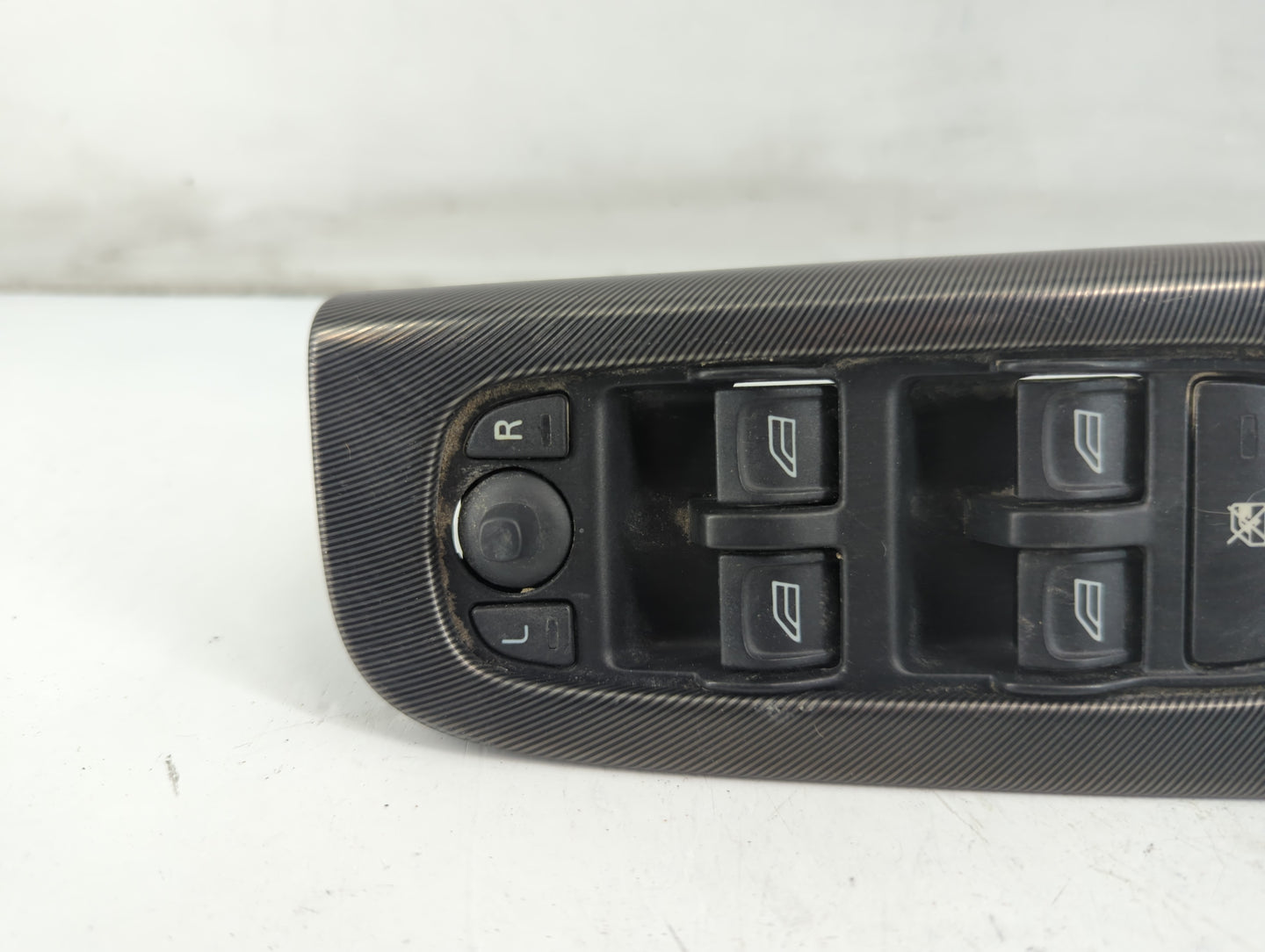 2008 Volvo V40 Master Power Window Switch Replacement Driver Side Left P/N:30773210 Fits Fits 2009 OEM Used Auto Parts - Oem
