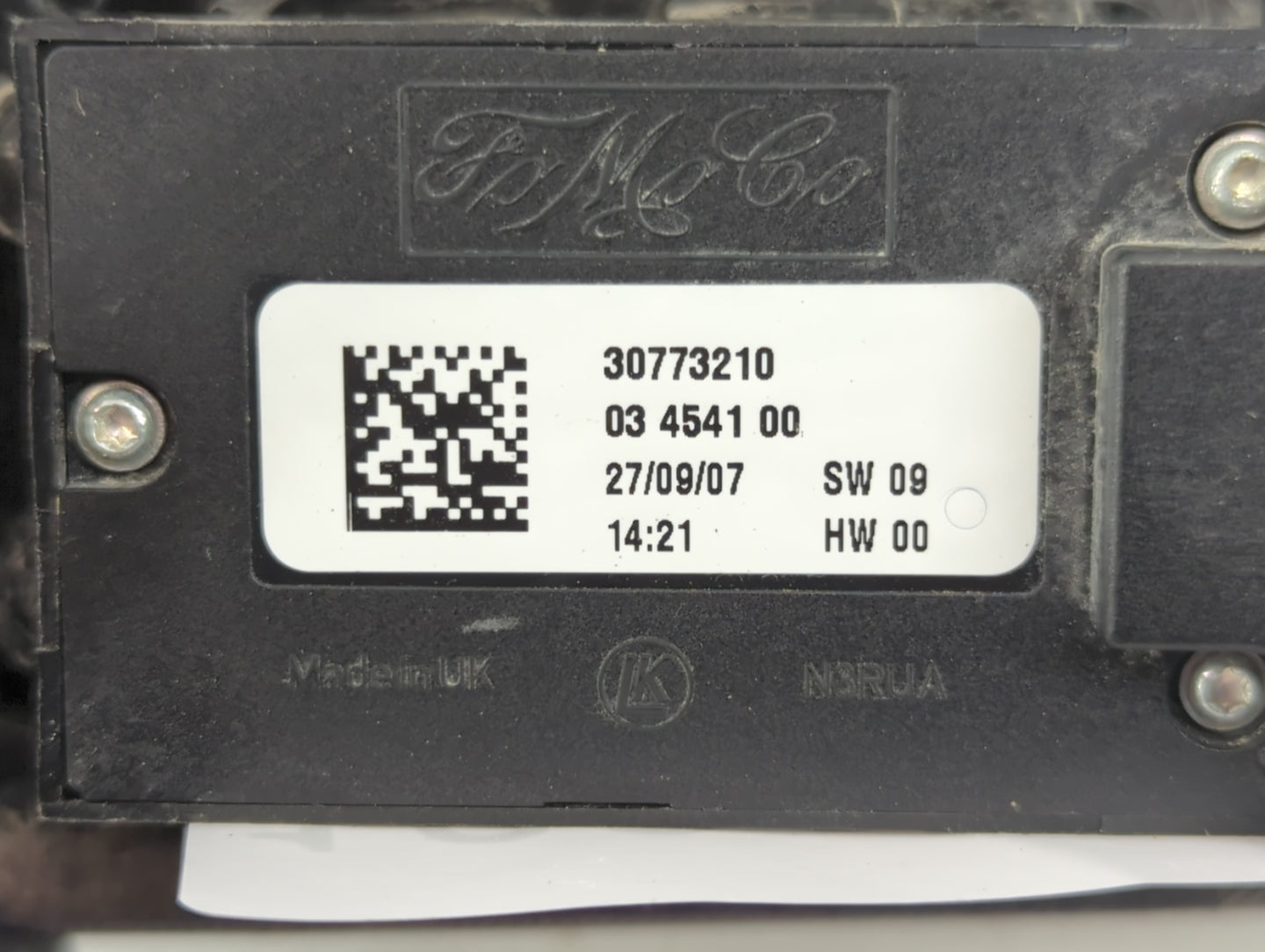 2008 Volvo V40 Master Power Window Switch Replacement Driver Side Left P/N:30773210 Fits Fits 2009 OEM Used Auto Parts - Oem