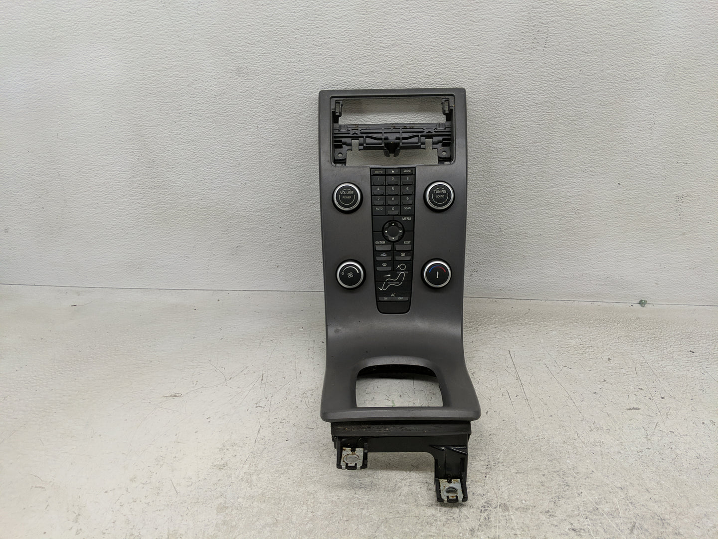 Volvo V40 Radio Control Panel - Oemusedautoparts1.com