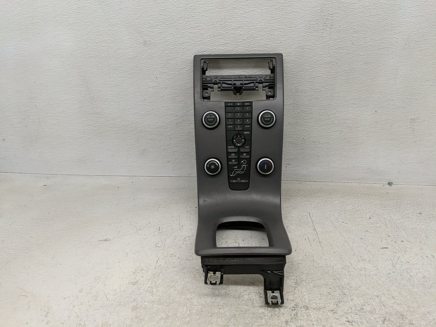 Volvo V40 Radio Control Panel - Oemusedautoparts1.com