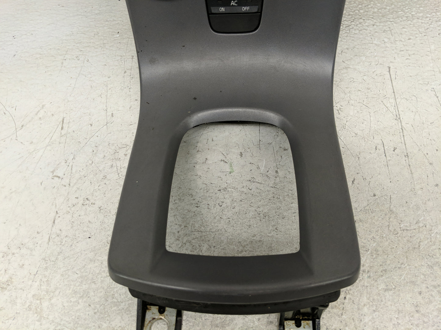 Volvo V40 Radio Control Panel - Oemusedautoparts1.com