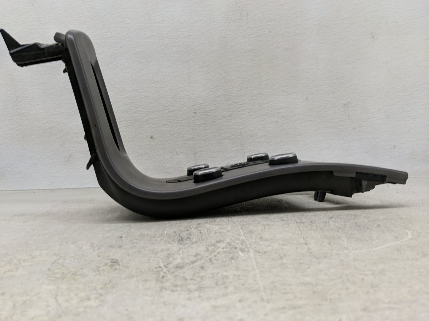 Volvo V40 Radio Control Panel - Oemusedautoparts1.com