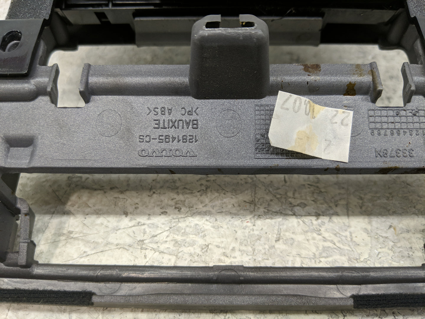 Volvo V40 Radio Control Panel - Oemusedautoparts1.com