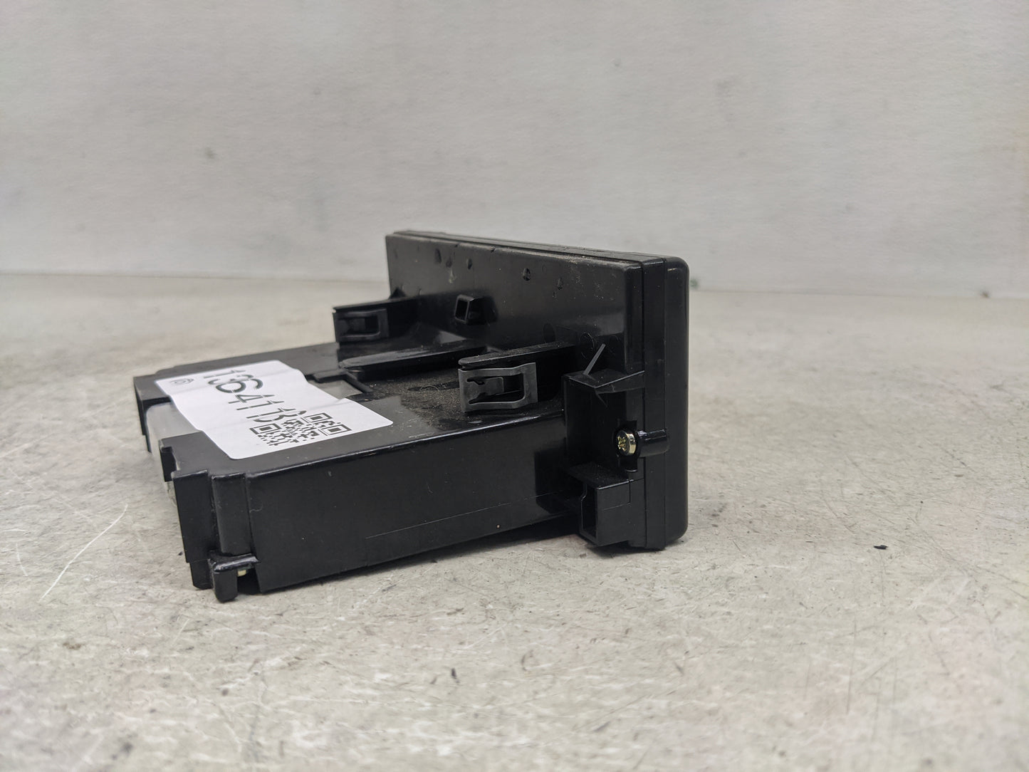 2008 Volvo V40 Radio AM FM Cd Player Receiver Replacement P/N:69199-100 Fits Fits 2007 2009 2010 2011 2012 2013 OEM Used Aut