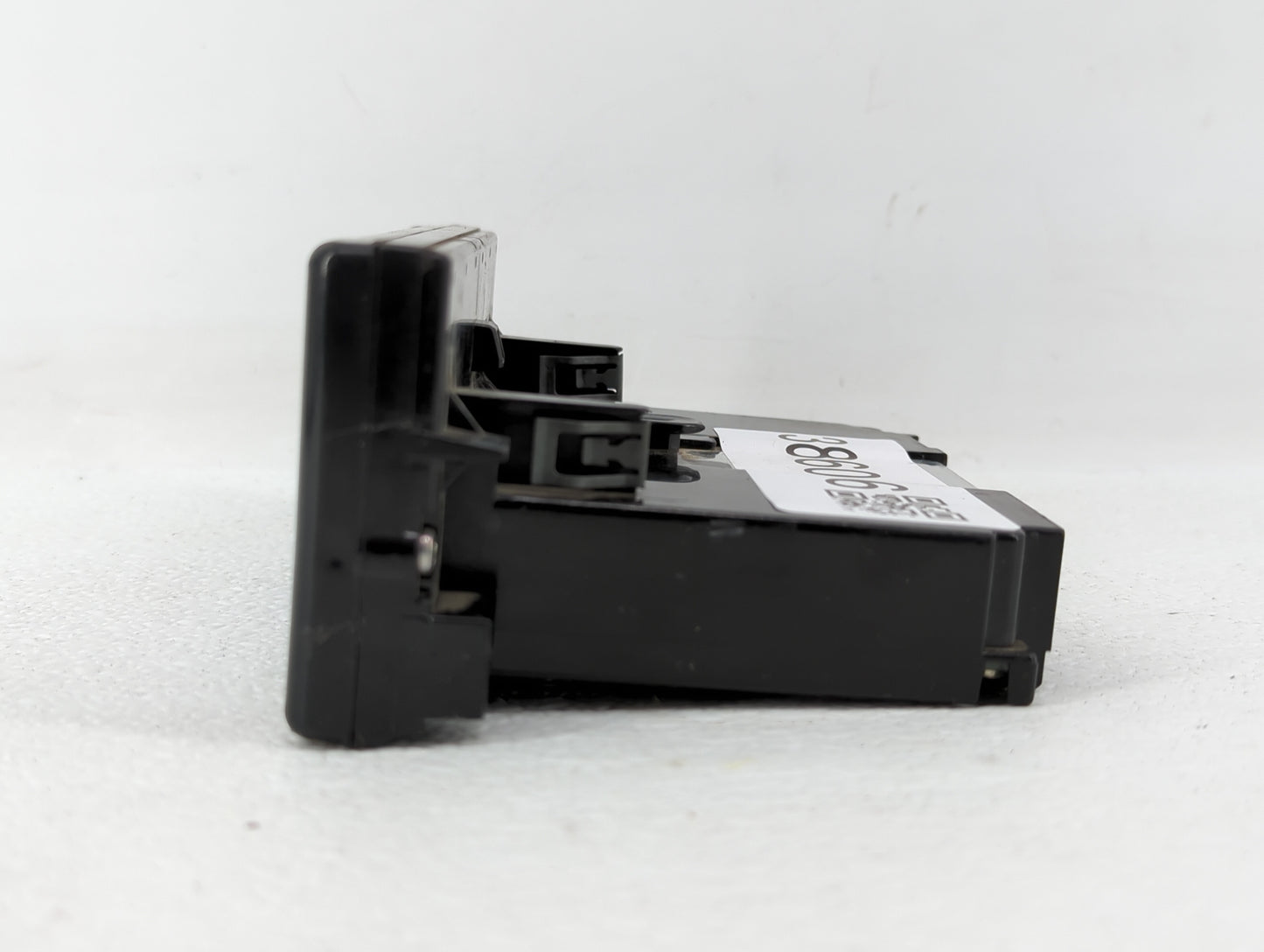 2008 Volvo V40 Radio AM FM Cd Player Receiver Replacement P/N:31268051 30797719, 31268055 Fits Fits 2007 2009 2010 2011 2012