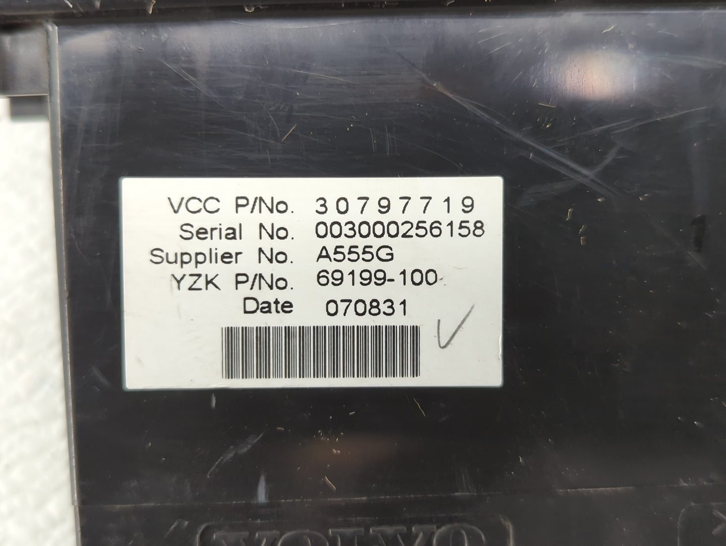 2008 Volvo V40 Radio AM FM Cd Player Receiver Replacement P/N:31268051 30797719, 31268055 Fits Fits 2007 2009 2010 2011 2012