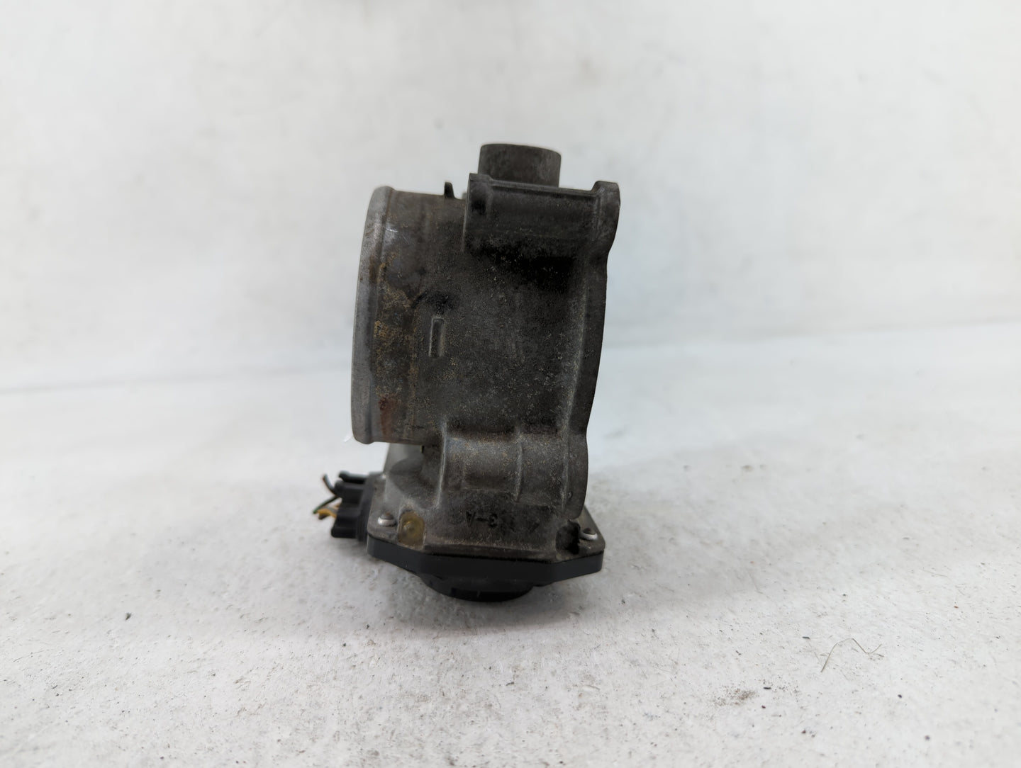 2008 Volvo V40 Throttle Body P/N:11L18 0543 8677694 Fits Fits 2004 2005 2006 2007 2009 2010 OEM Used Auto Parts - Oemusedaut