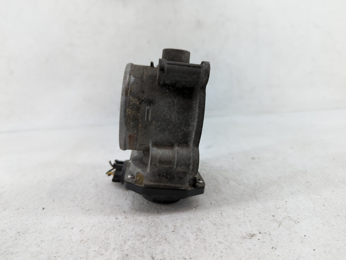 2008 Volvo V40 Throttle Body P/N:11L18 0543 8677694 Fits Fits 2004 2005 2006 2007 2009 2010 OEM Used Auto Parts - Oemusedaut