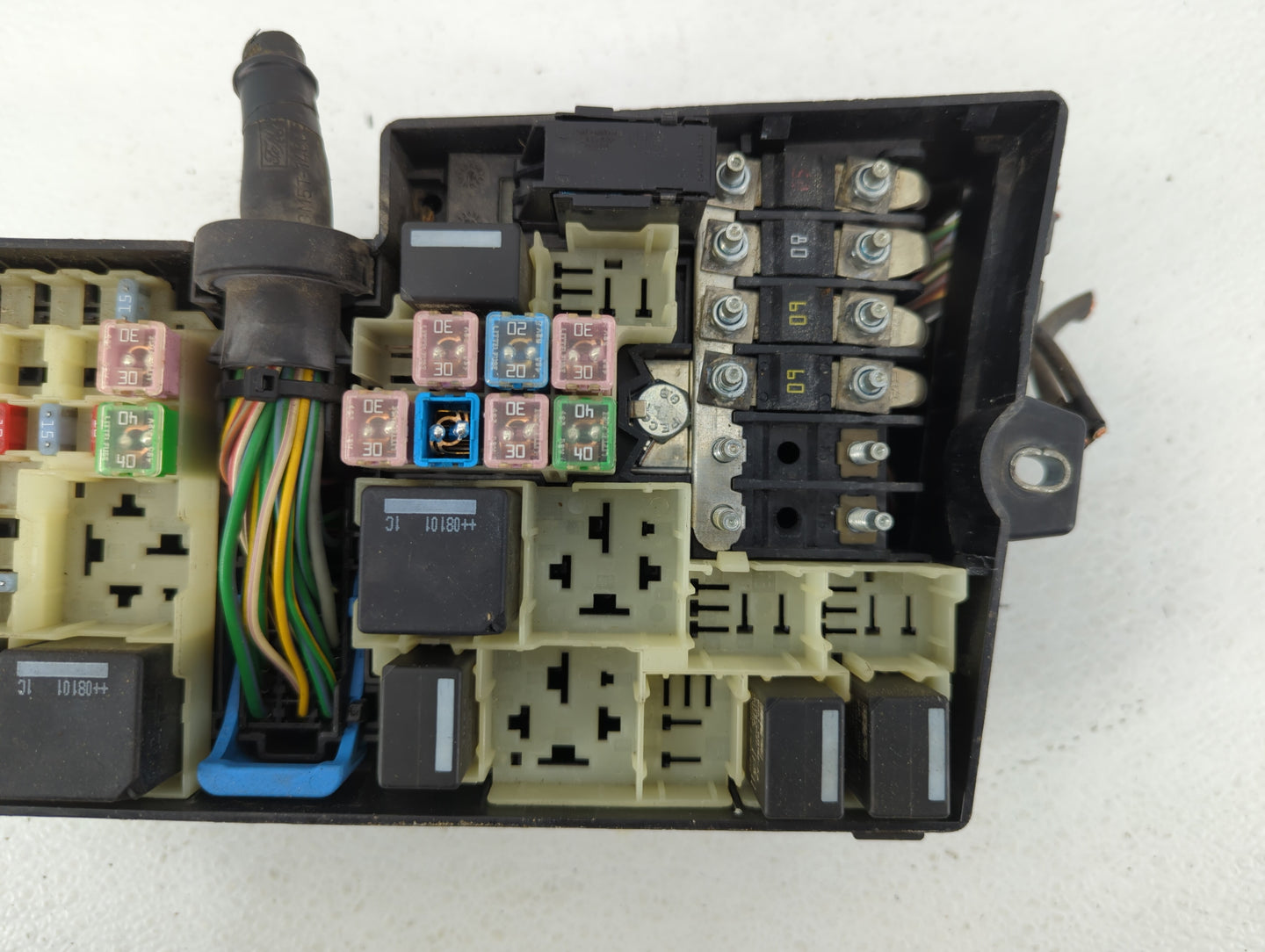 2008 Volvo V40 Fusebox Fuse Box Panel Relay Module P/N:518818000 Fits Fits 2009 2010 OEM Used Auto Parts - Oemusedautoparts1