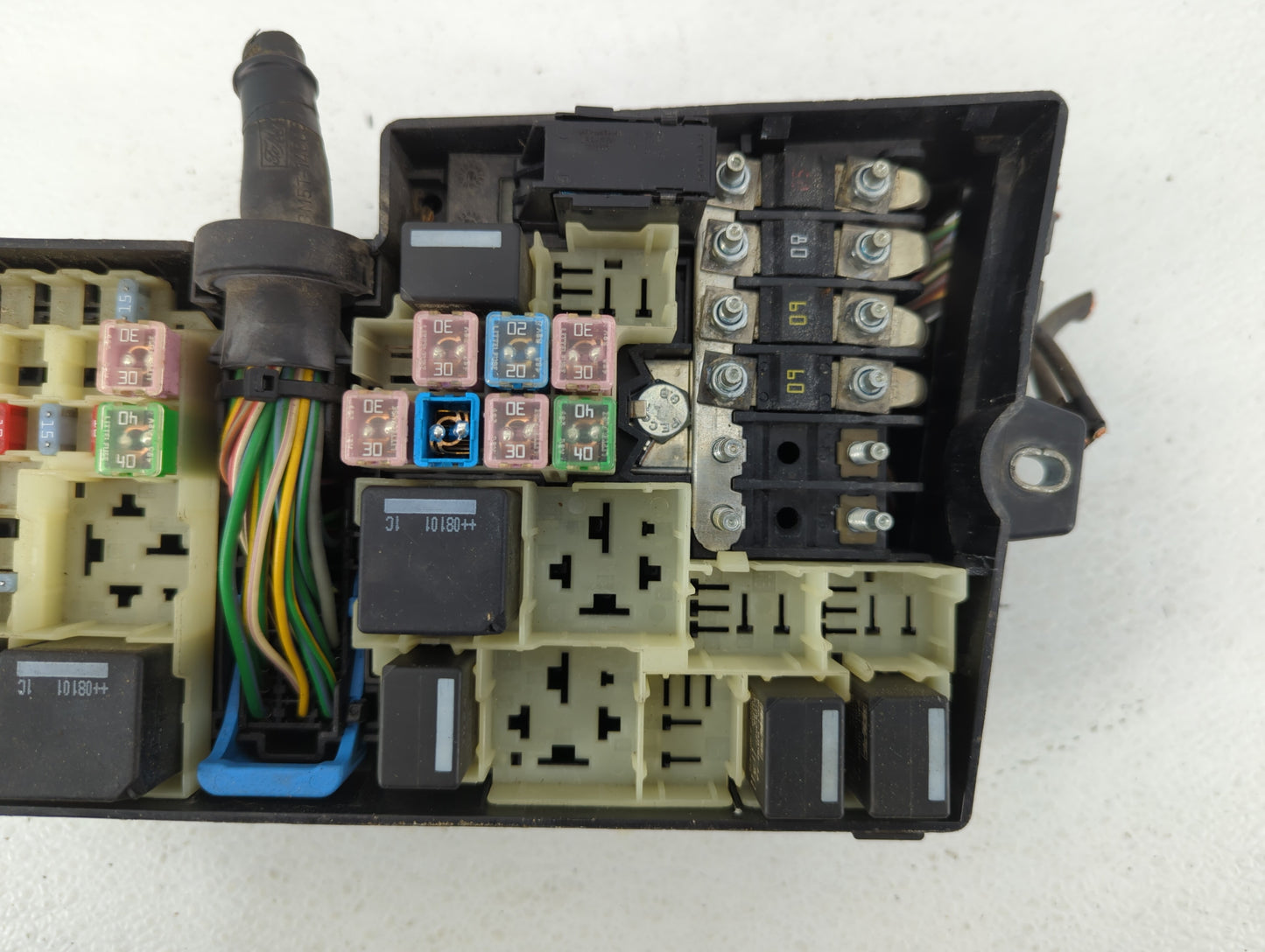2008 Volvo V40 Fusebox Fuse Box Panel Relay Module P/N:518818000 Fits Fits 2009 2010 OEM Used Auto Parts - Oemusedautoparts1