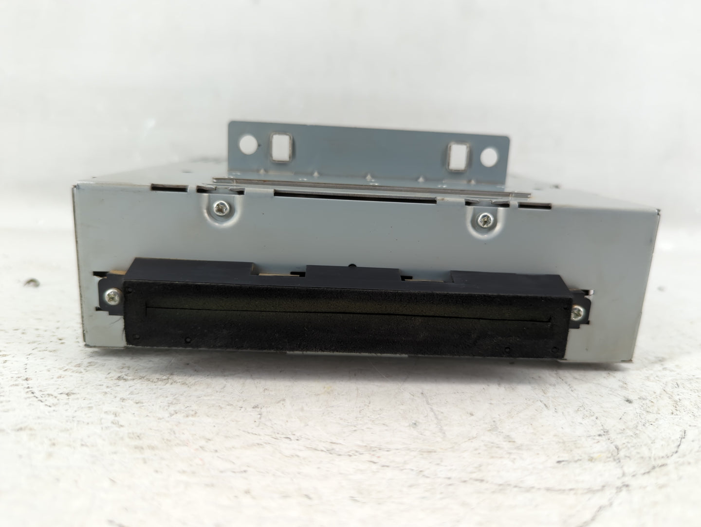 Volvo V40 Am Fm Cd Player Radio Receiver - Oemusedautoparts1.com