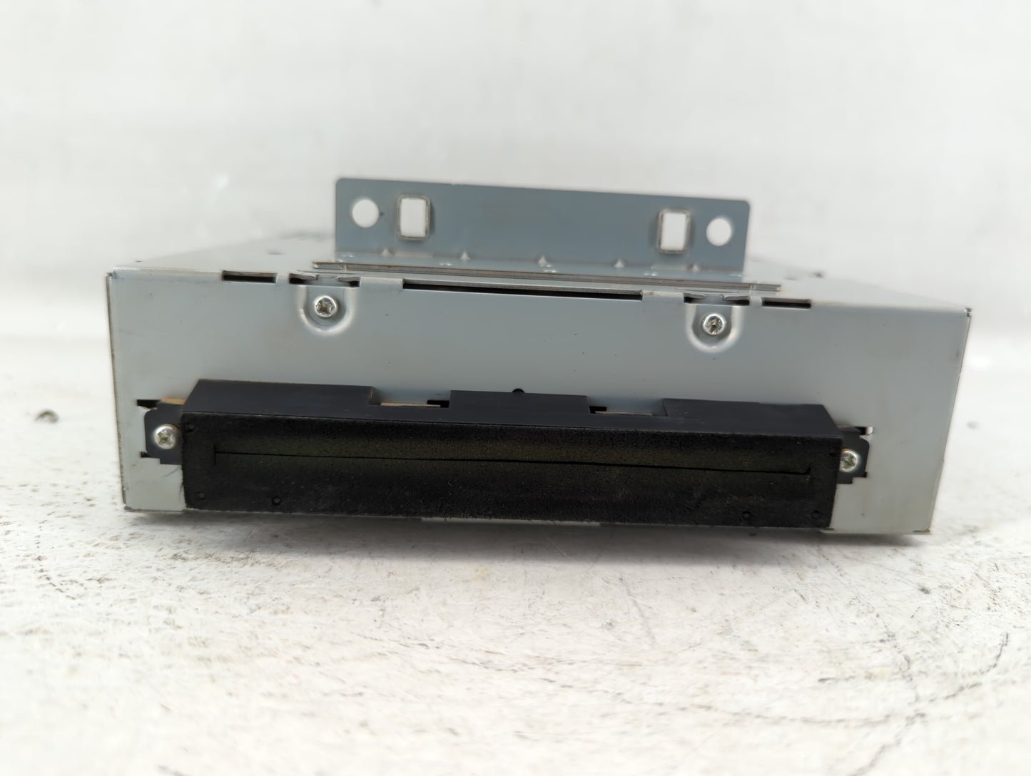 Volvo V40 Am Fm Cd Player Radio Receiver - Oemusedautoparts1.com