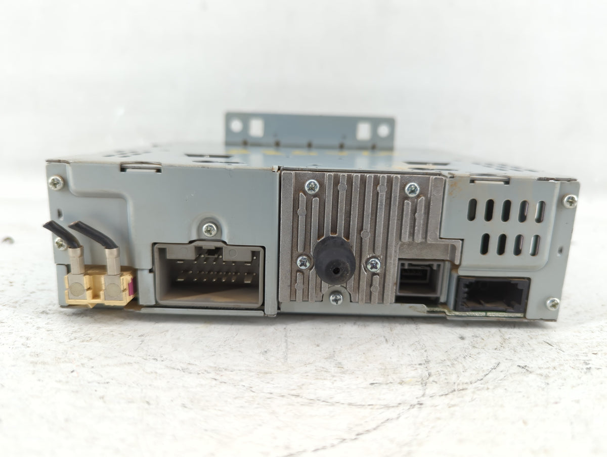 Volvo V40 Am Fm Cd Player Radio Receiver 554399 - Oemusedautoparts1.com