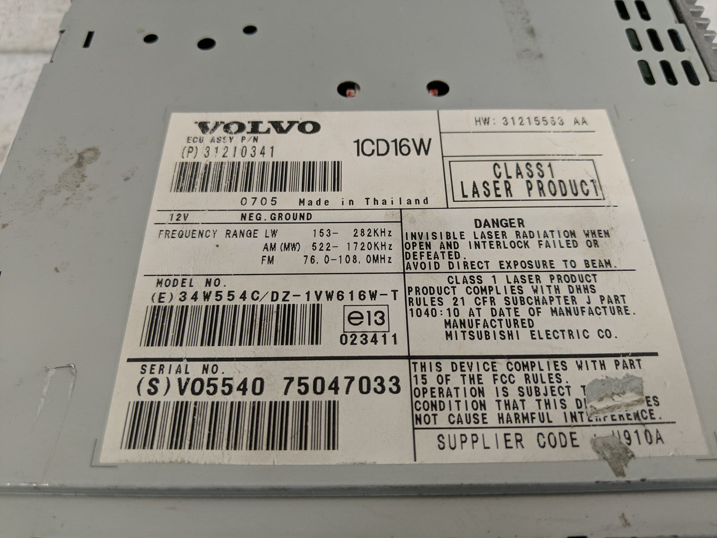 2007-2009 Volvo V50 Radio AM FM Cd Player Receiver Replacement P/N:96170-B2090CA Fits Fits 2007 2008 2009 2010 OEM Used Auto