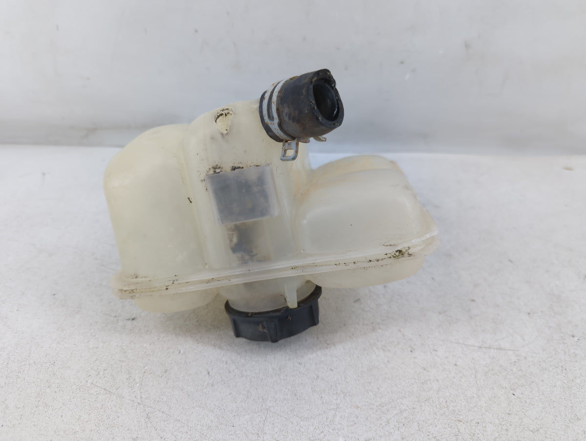 2005-2011 Volvo V50 Radiator Coolant Overflow Expansion Tank Bottle - Oemusedautoparts1.com