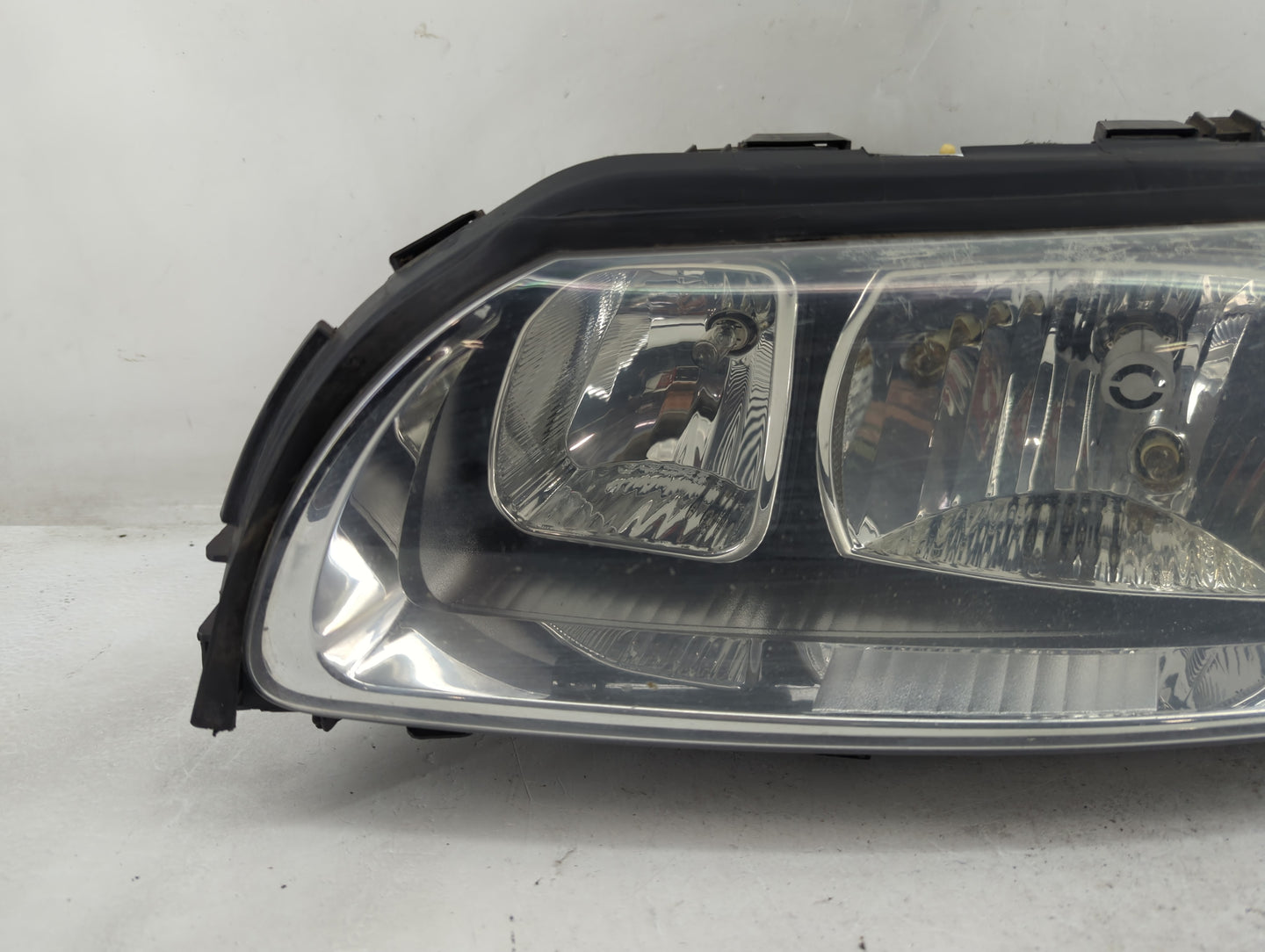 Volvo V60 Driver Left Oem Head Light Headlight Lamp - Oemusedautoparts1.com