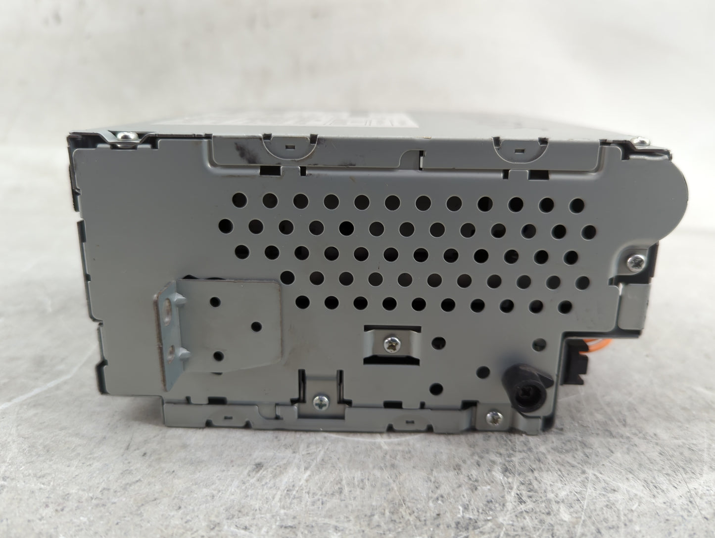 2008-2010 Volvo V70 Radio AM FM Cd Player Receiver Replacement Fits Fits 2007 2008 2009 2010 OEM Used Auto Parts - Oemusedau