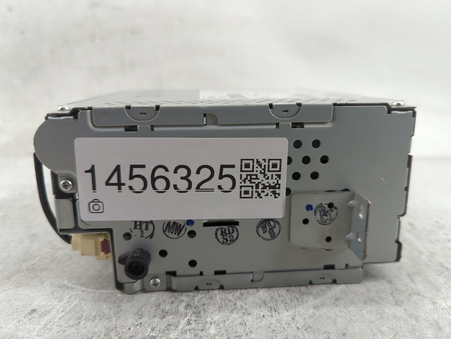 2008-2010 Volvo V70 Radio AM FM Cd Player Receiver Replacement Fits Fits 2007 2008 2009 2010 OEM Used Auto Parts - Oemusedau