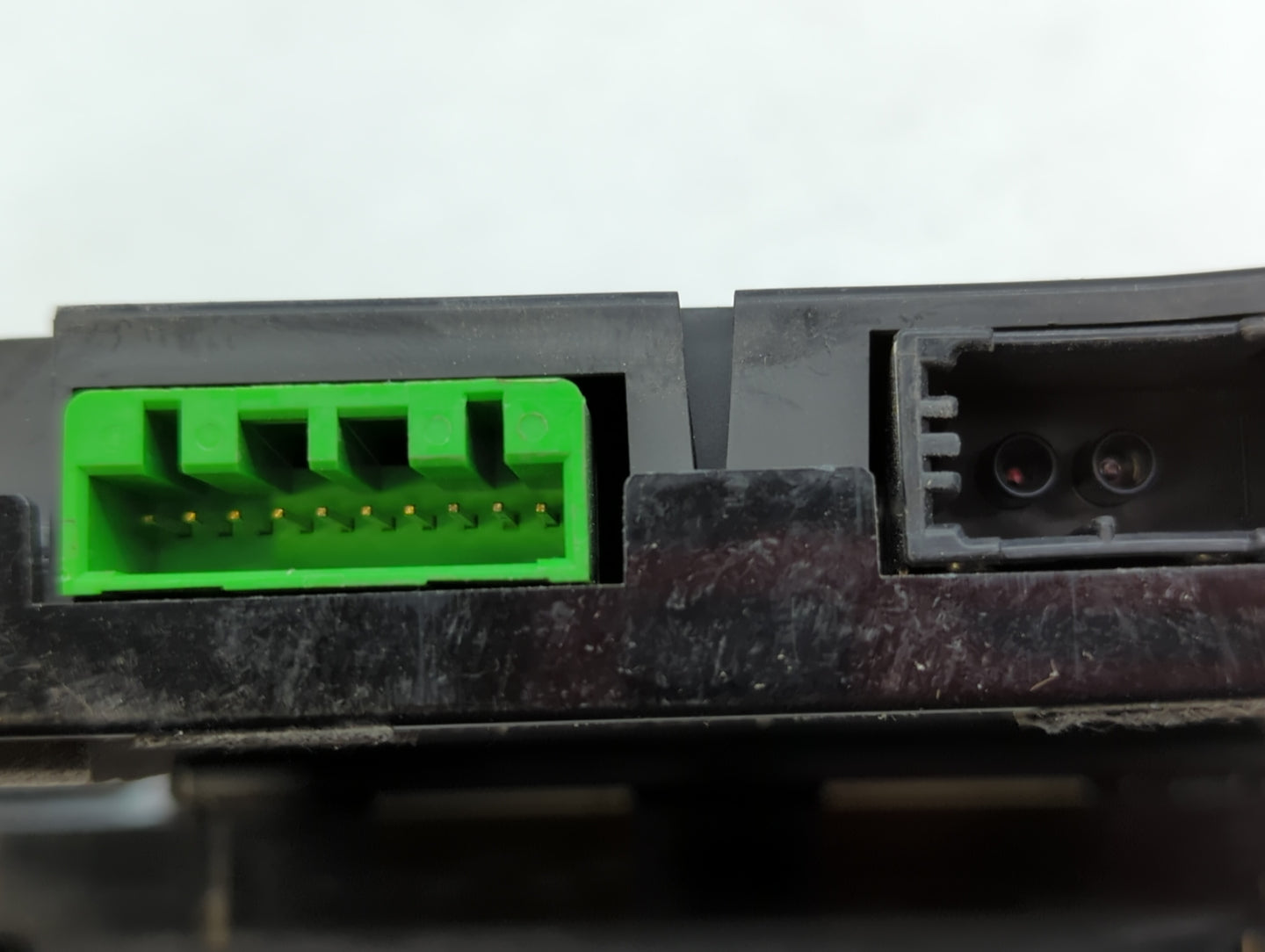 2008 Volvo V70 Information Display Screen - Oemusedautoparts1.com
