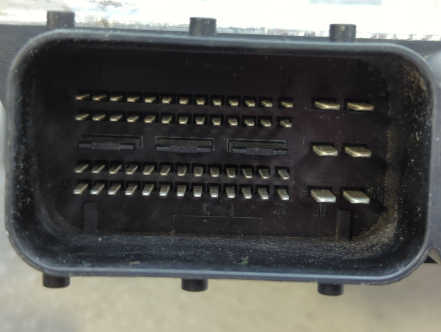 2008 Volvo V70 PCM Engine Control Computer ECU ECM PCU OEM P/N:279700-9300 0 261 209 038 Fits OEM Used Auto Parts - Oemuseda