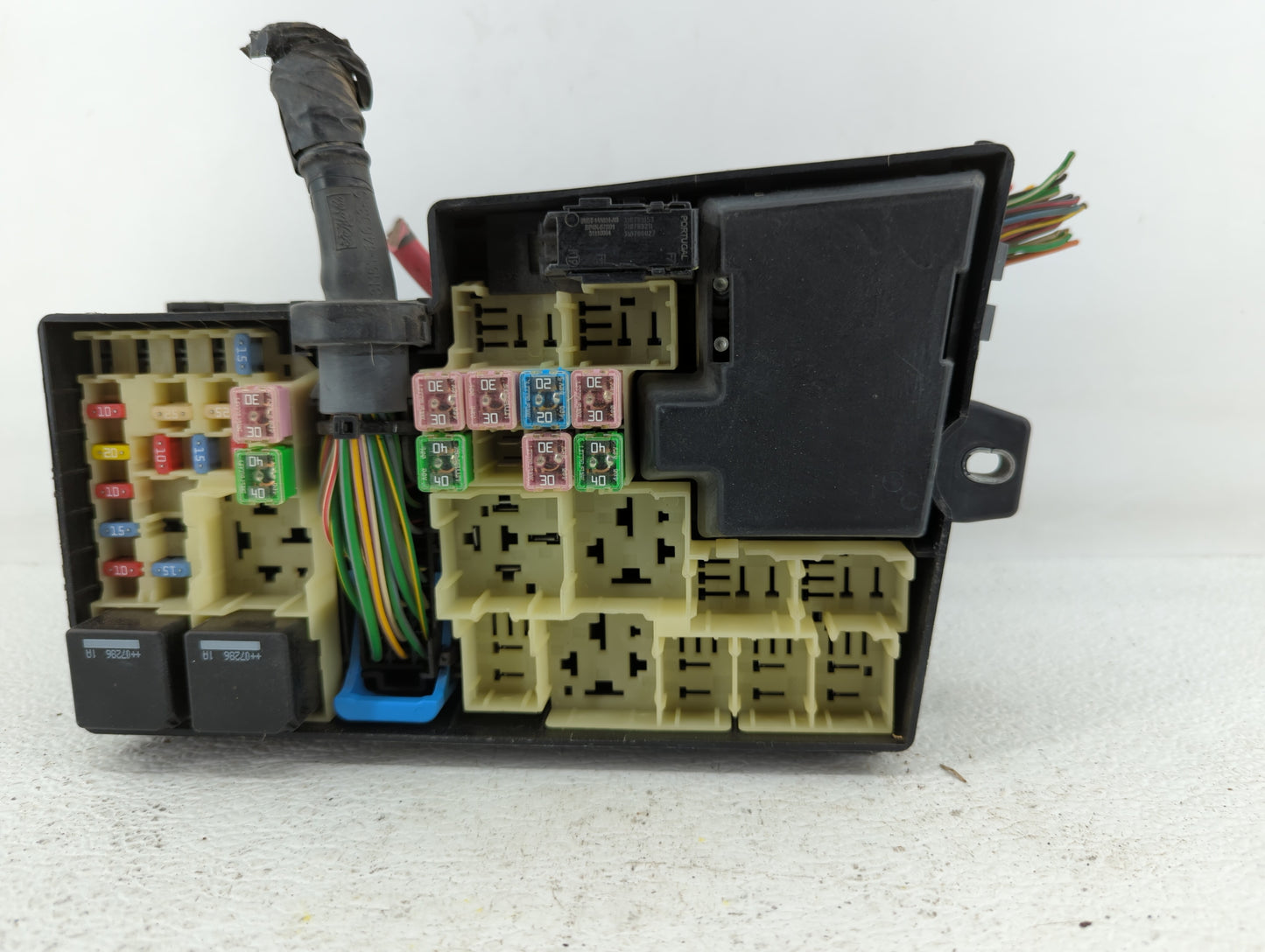 2005-2009 Volvo V70 Fusebox Fuse Box Panel Relay Module P/N:6G9T-14A067-CA 6G9T-14A076-LB Fits Fits 2005 2006 2007 2008 2009