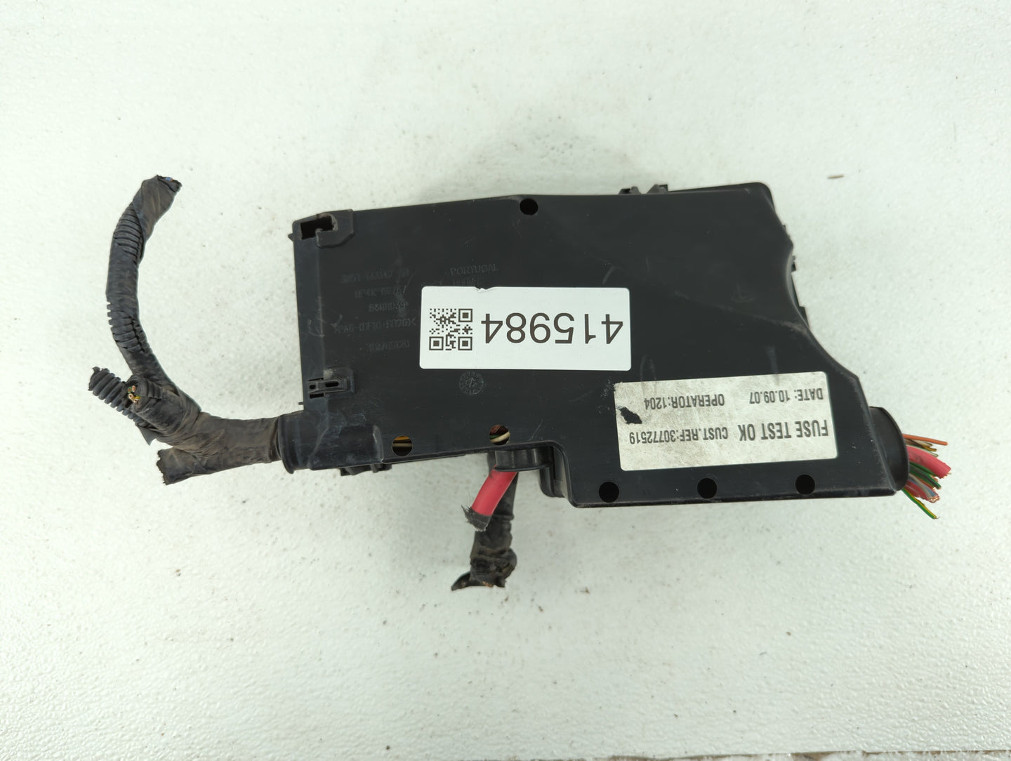 2005-2009 Volvo V70 Fusebox Fuse Box Panel Relay Module P/N:6G9T-14A067-CA 6G9T-14A076-LB Fits Fits 2005 2006 2007 2008 2009