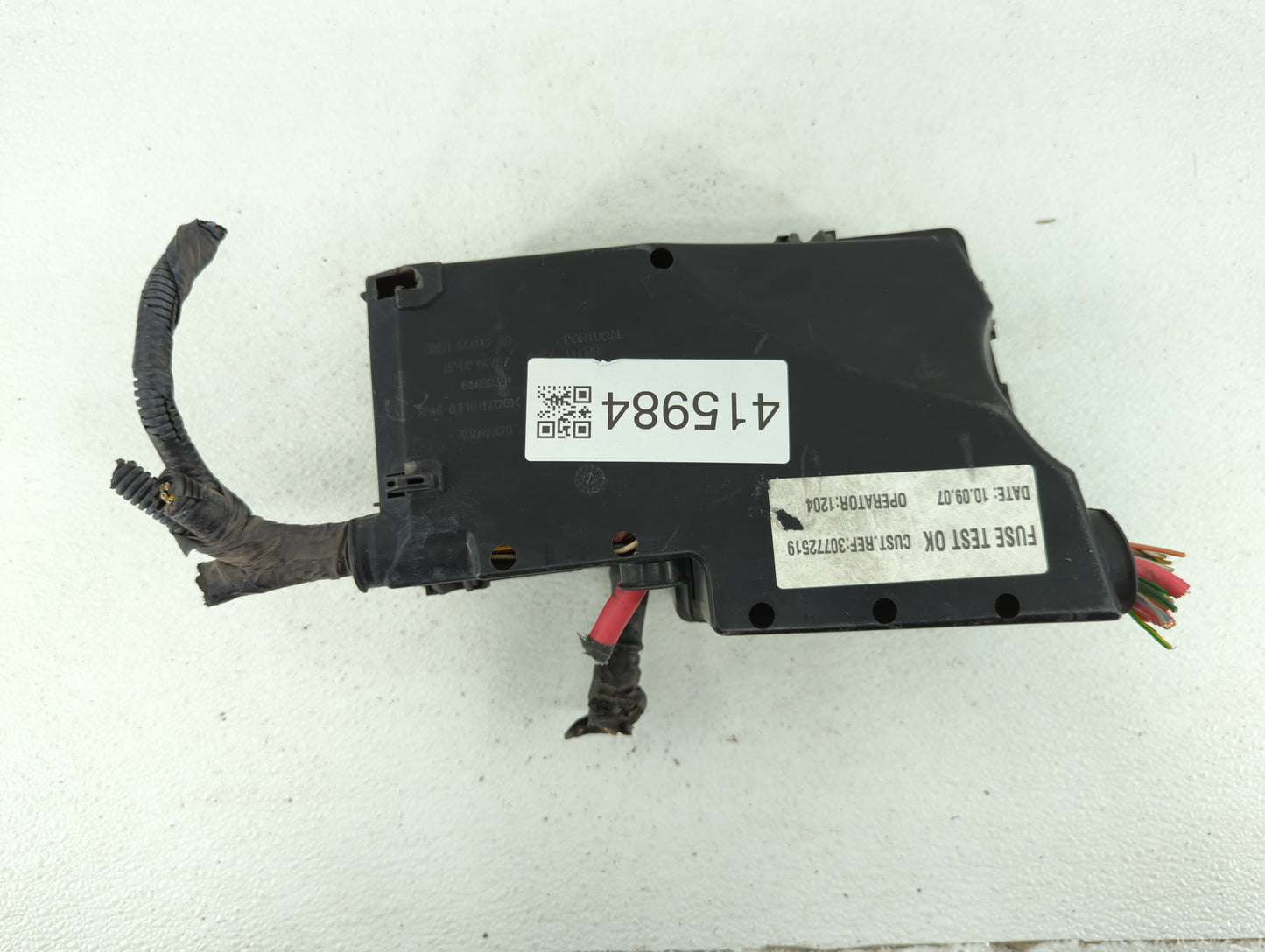 2005-2009 Volvo V70 Fusebox Fuse Box Panel Relay Module P/N:6G9T-14A067-CA 6G9T-14A076-LB Fits Fits 2005 2006 2007 2008 2009