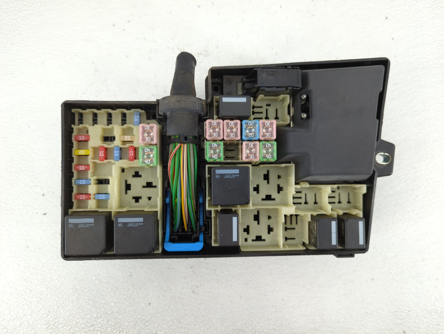 2005-2009 Volvo V70 Fusebox Fuse Box Panel Relay Module P/N:51881800 Fits Fits 2005 2006 2007 2008 2009 OEM Used Auto Parts 