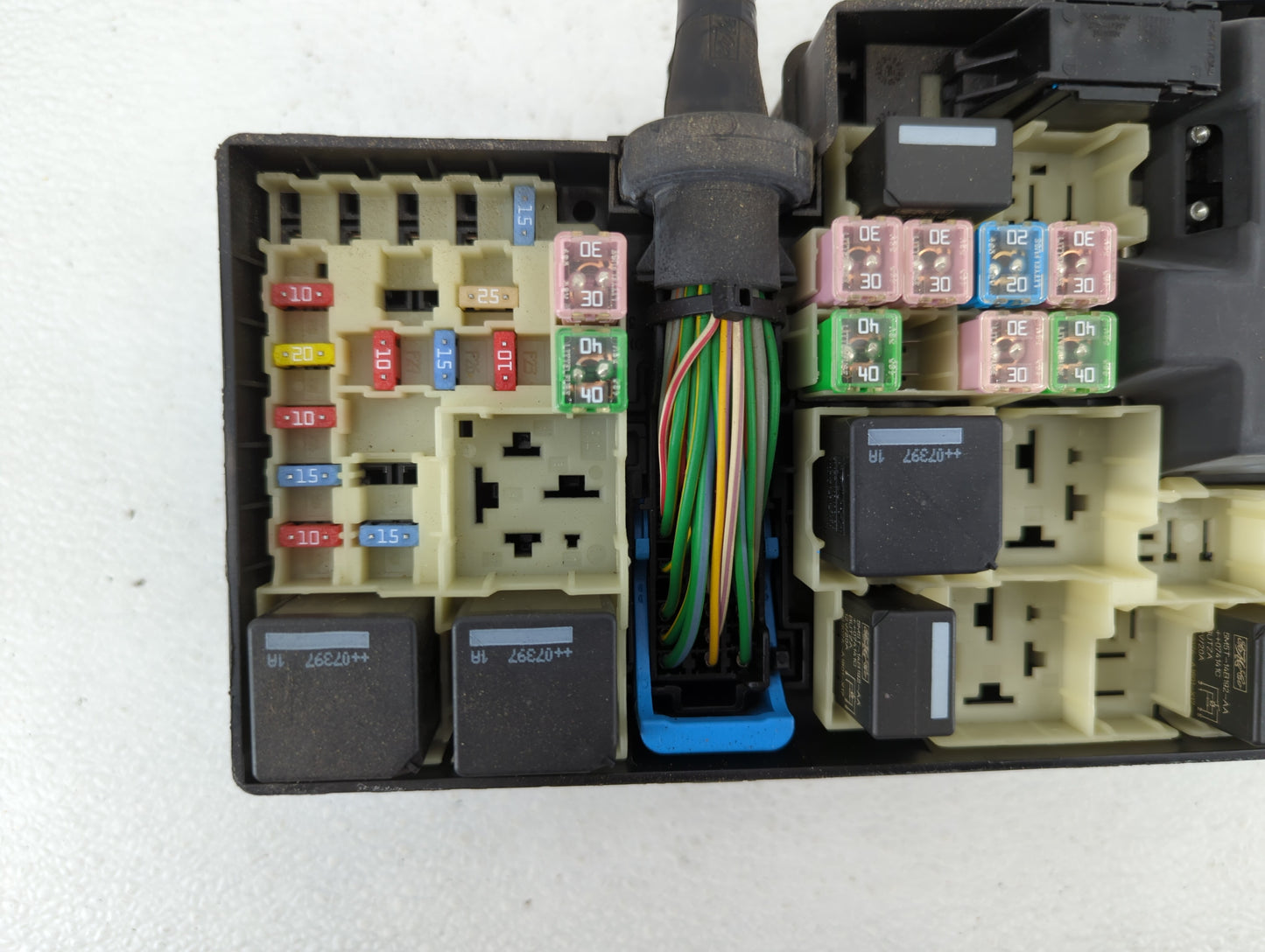 2005-2009 Volvo V70 Fusebox Fuse Box Panel Relay Module P/N:51881800 Fits Fits 2005 2006 2007 2008 2009 OEM Used Auto Parts 