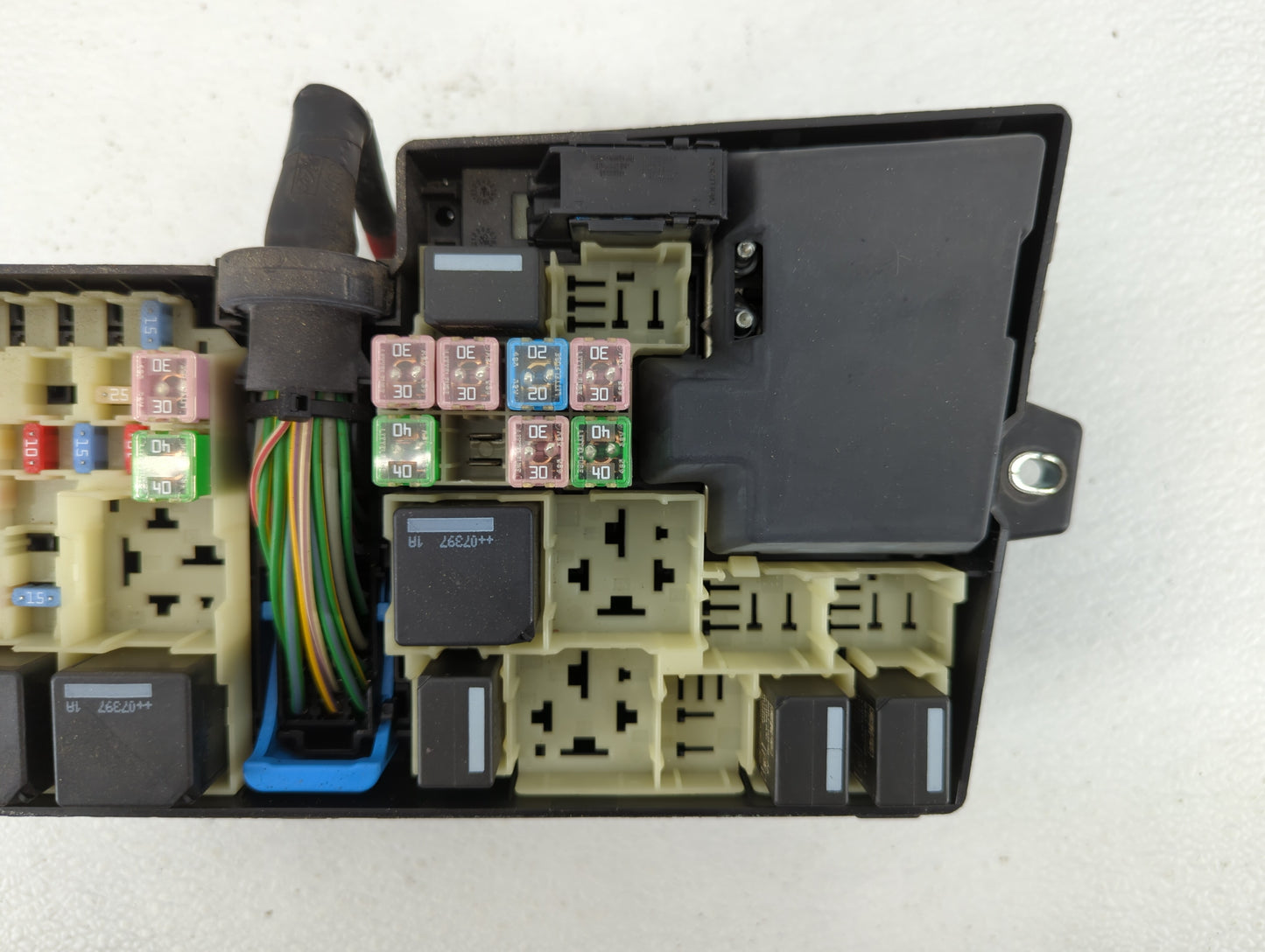 2005-2009 Volvo V70 Fusebox Fuse Box Panel Relay Module P/N:51881800 Fits Fits 2005 2006 2007 2008 2009 OEM Used Auto Parts 