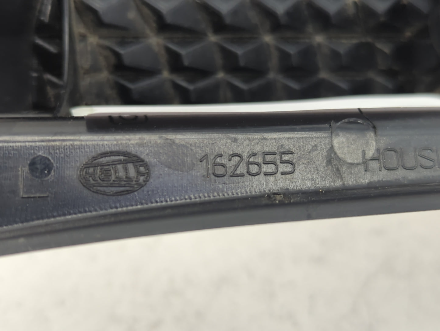 2007-2014 Volvo Xc90 Tail Light Assembly Driver Left OEM P/N:162655 Fits Fits 2007 2008 2009 2010 2011 2012 2013 2014 OEM Us