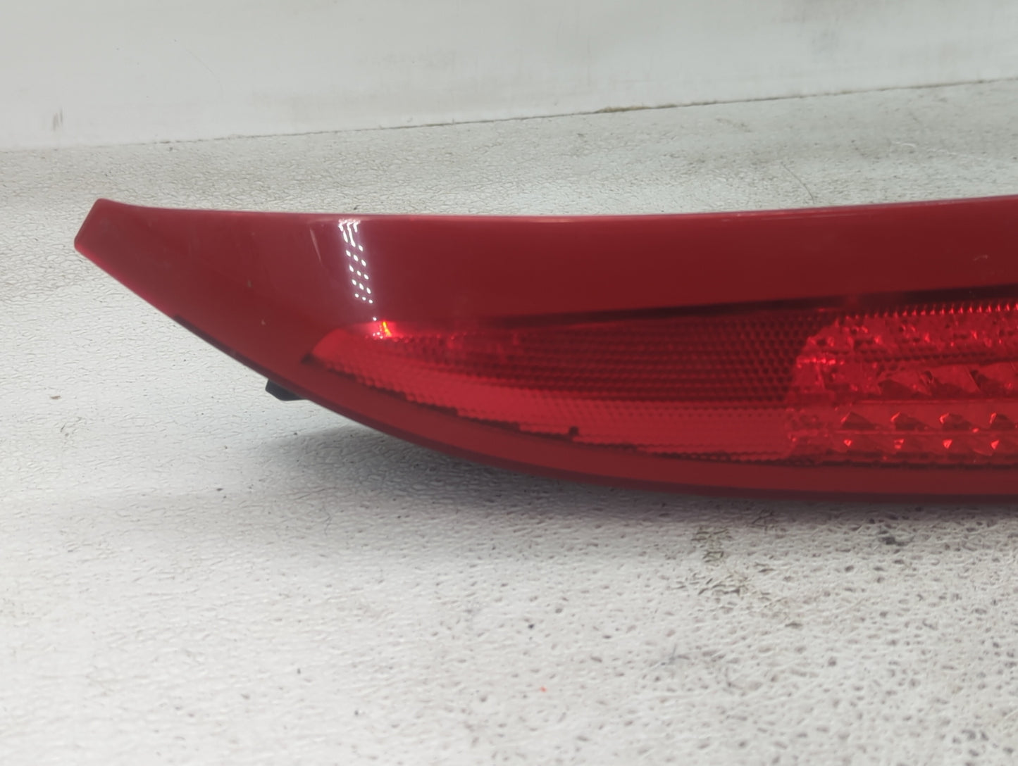 2007-2014 Volvo Xc90 Tail Light Assembly Passenger Right OEM P/N:30698142 Fits Fits 2007 2008 2009 2010 2011 2012 2013 2014 