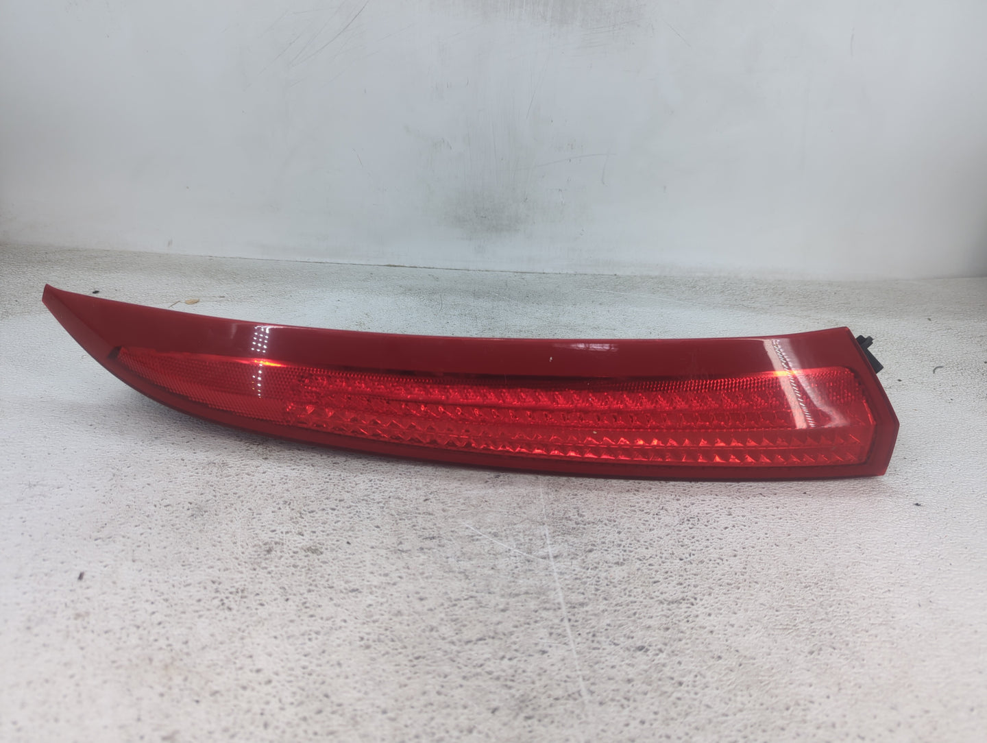 2007-2014 Volvo Xc90 Tail Light Assembly Passenger Right OEM P/N:3069814 Fits Fits 2007 2008 2009 2010 2011 2012 2013 2014 O