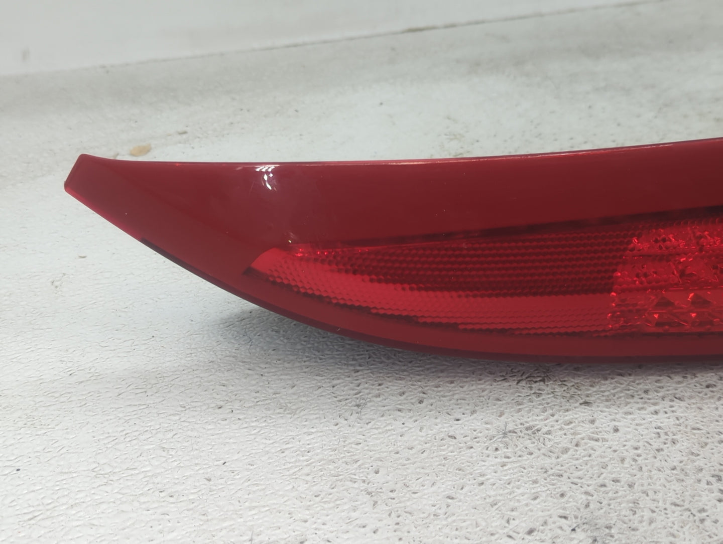 2007-2014 Volvo Xc90 Tail Light Assembly Passenger Right OEM P/N:3069814 Fits Fits 2007 2008 2009 2010 2011 2012 2013 2014 O