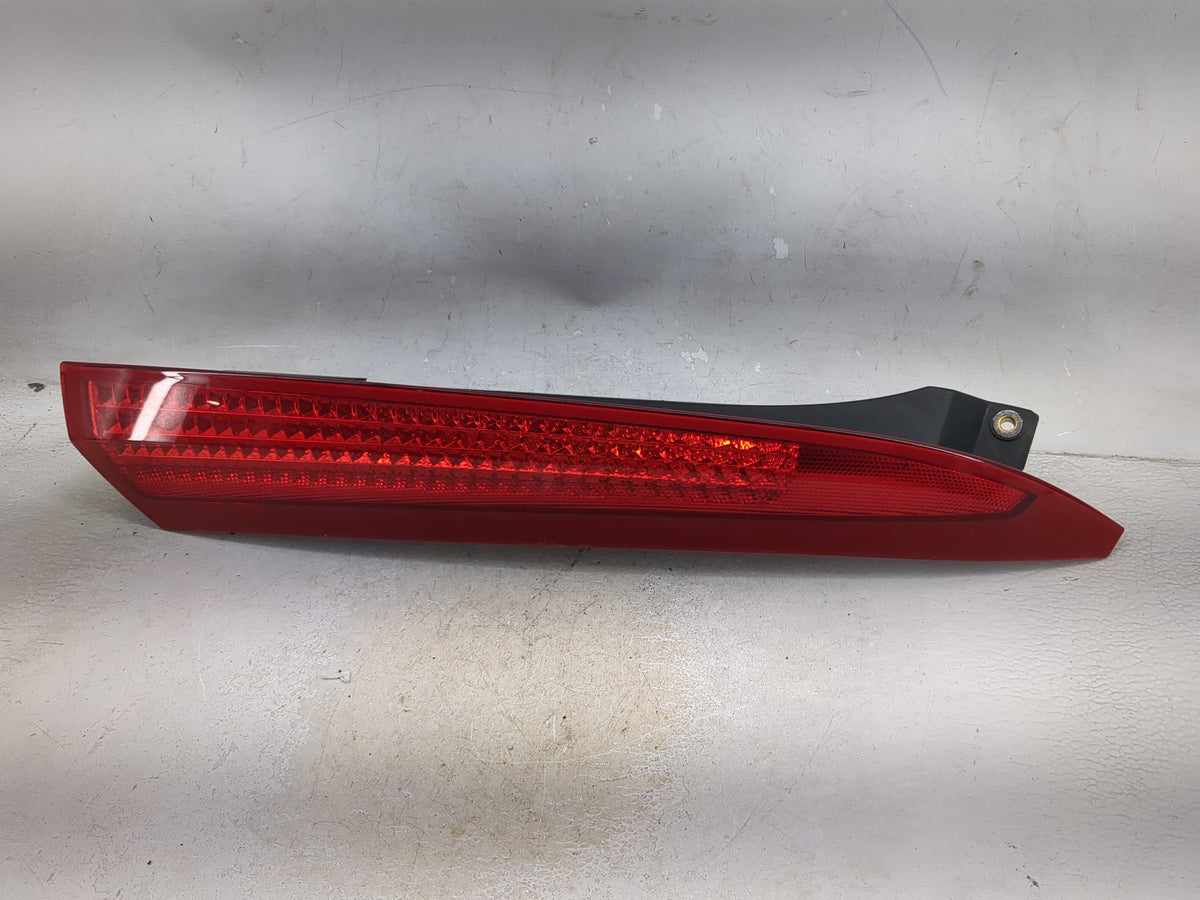 2007-2014 Volvo Xc90 Passenger Right Side Deck Lid Mounted Tail Light 1512606 - Oemusedautoparts1.com
