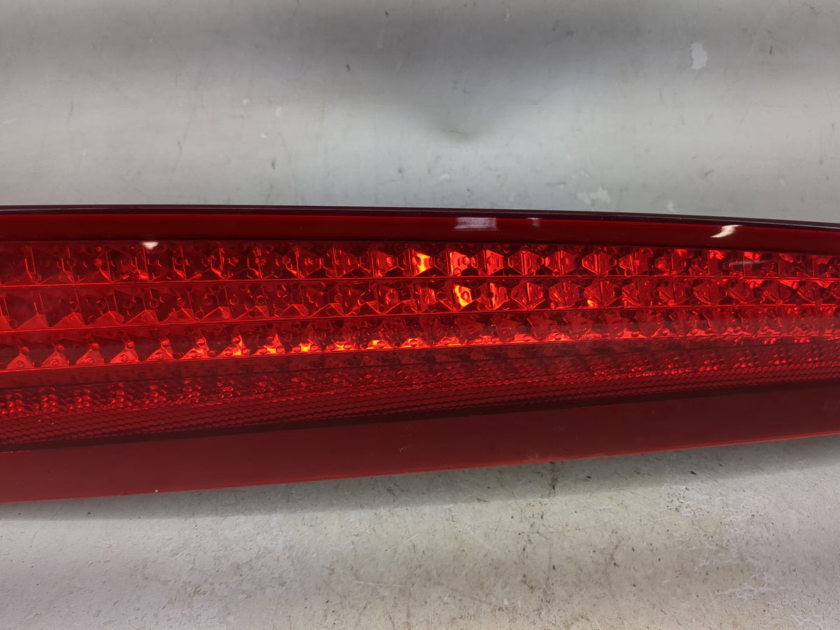 2007-2014 Volvo Xc90 Passenger Right Side Deck Lid Mounted Tail Light 1512606 - Oemusedautoparts1.com