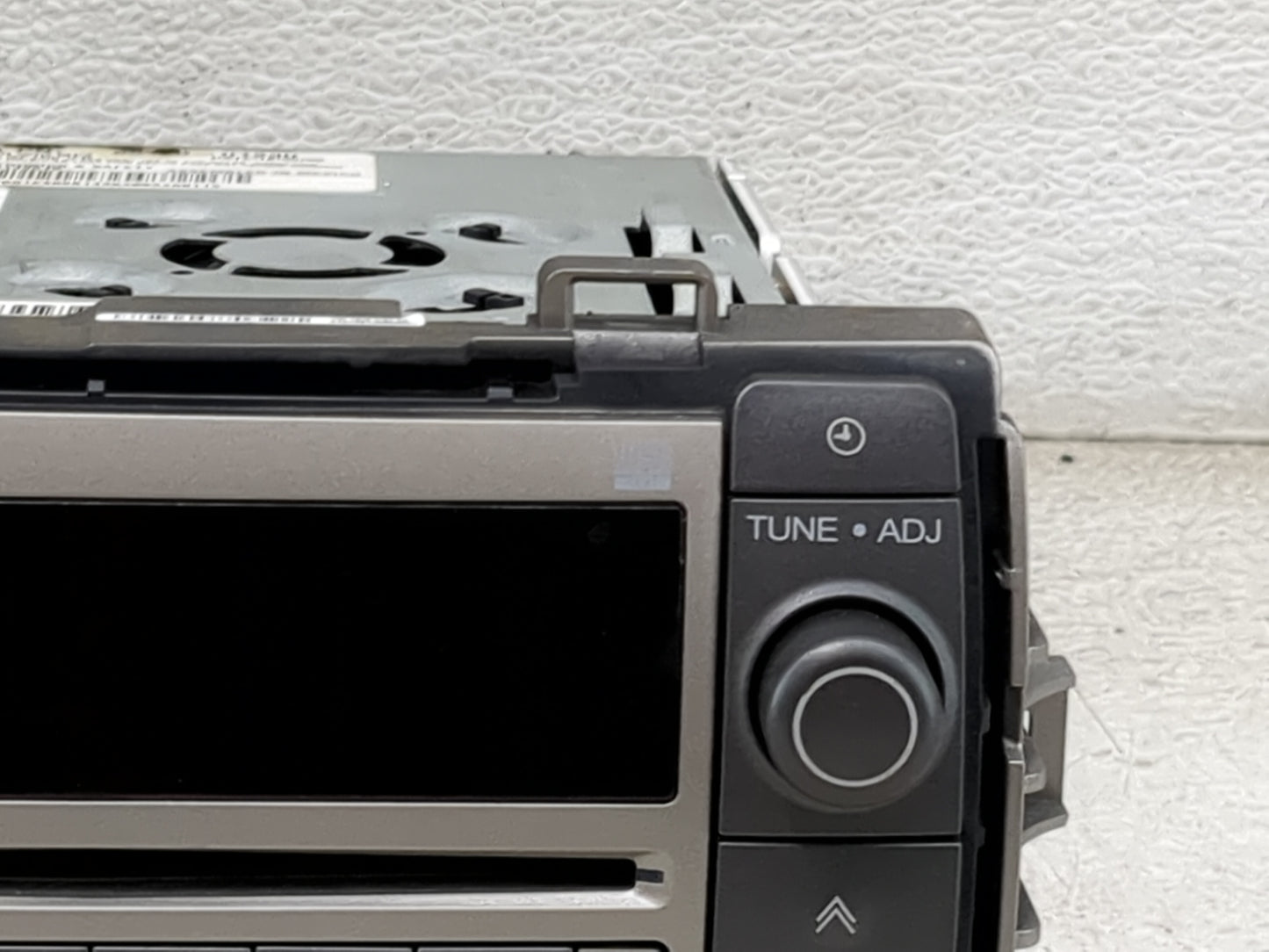 2009 Vibe Radio AM FM Cd Player Receiver Replacement Fits Fits 2010 OEM Used Auto Parts - Oemusedautoparts1.com