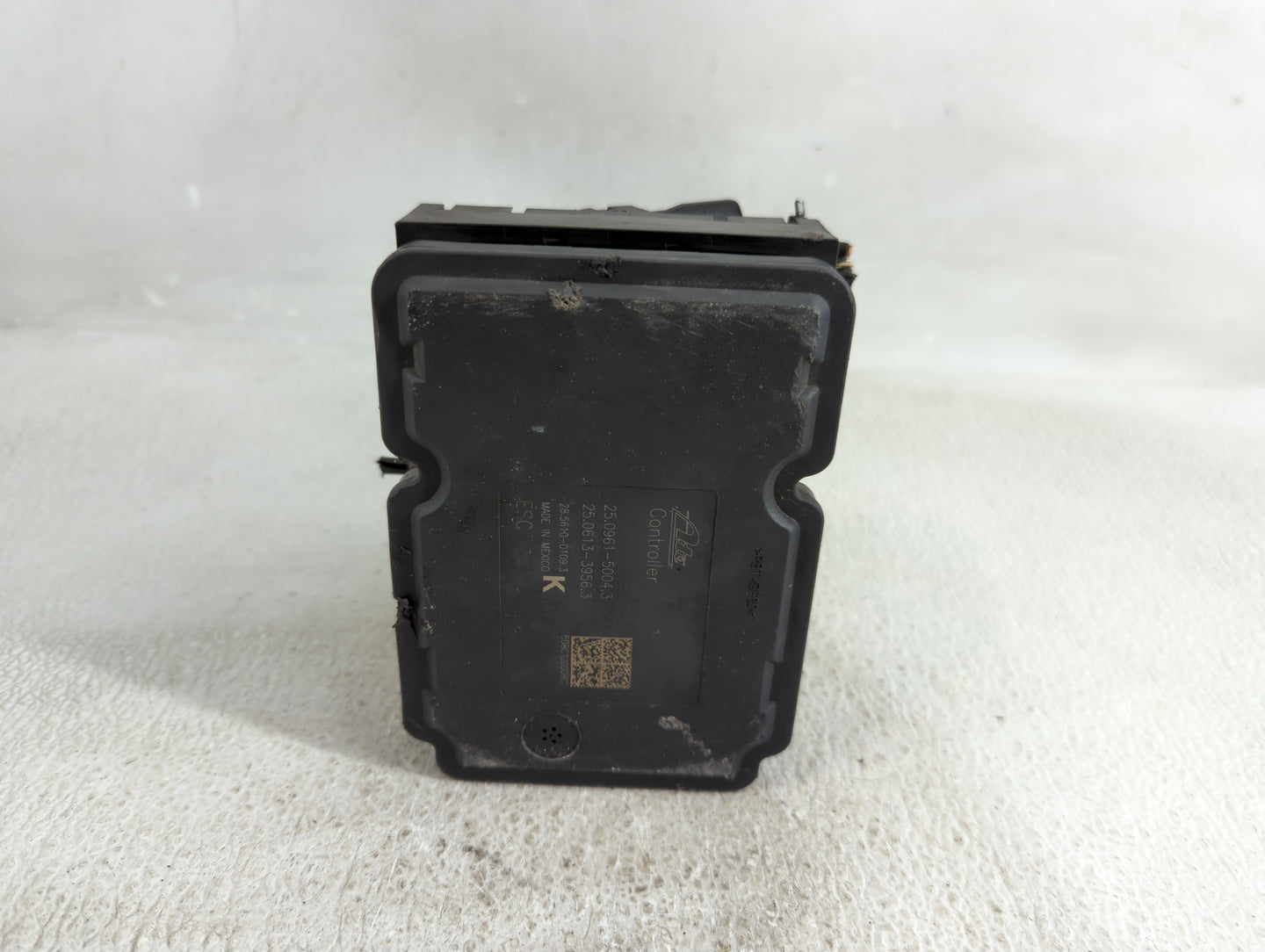 2009 Acura Tl ABS Pump Control Module Replacement P/N:57110-TK4-A041-M1 Fits OEM Used Auto Parts - Oemusedautoparts1.com