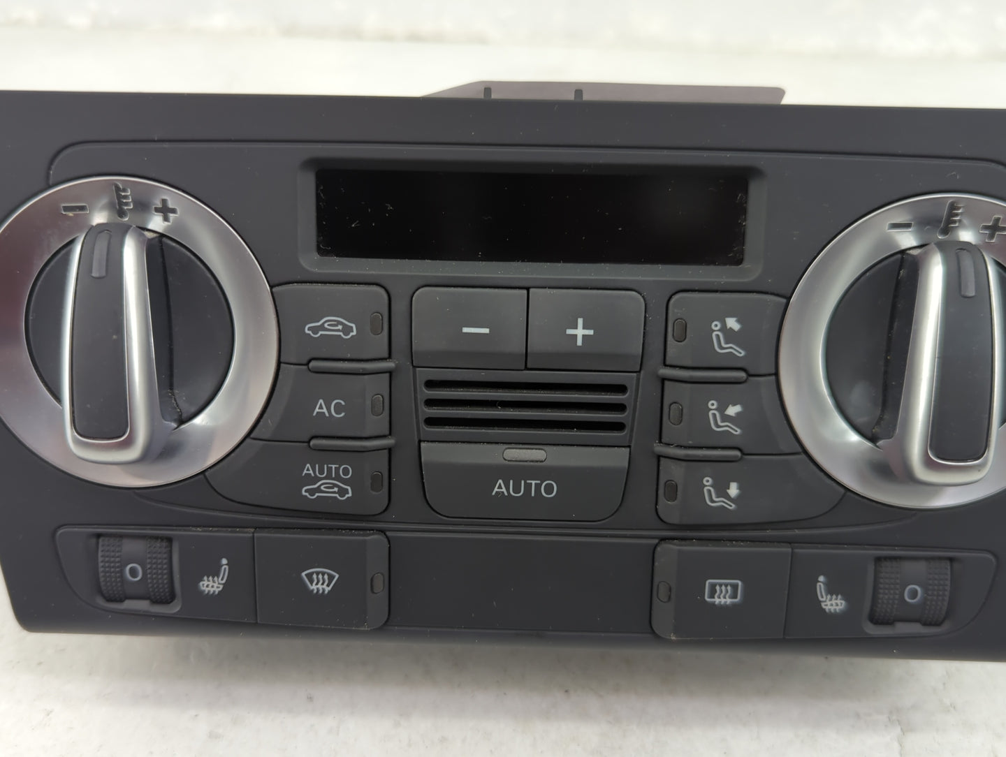2009 Audi A3 Climate Control Module Temperature AC/Heater Replacement P/N:8P0820043BH A2C53301900 Fits OEM Used Auto Parts -