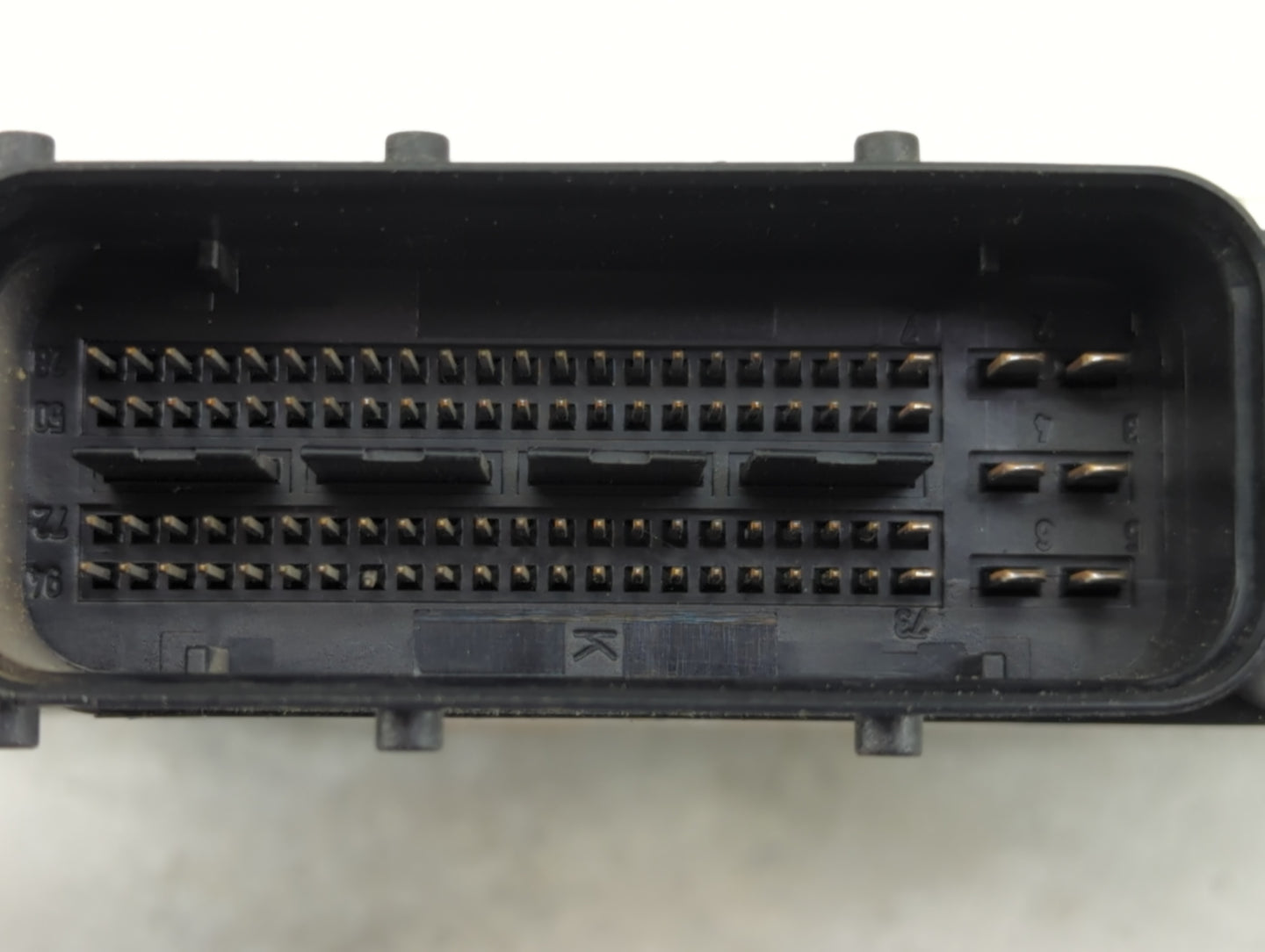 2009 Audi A3 PCM Engine Control Computer ECU ECM PCU OEM P/N:8P0 907 115 AG 0 261 S04 242 Fits OEM Used Auto Parts - Oemused