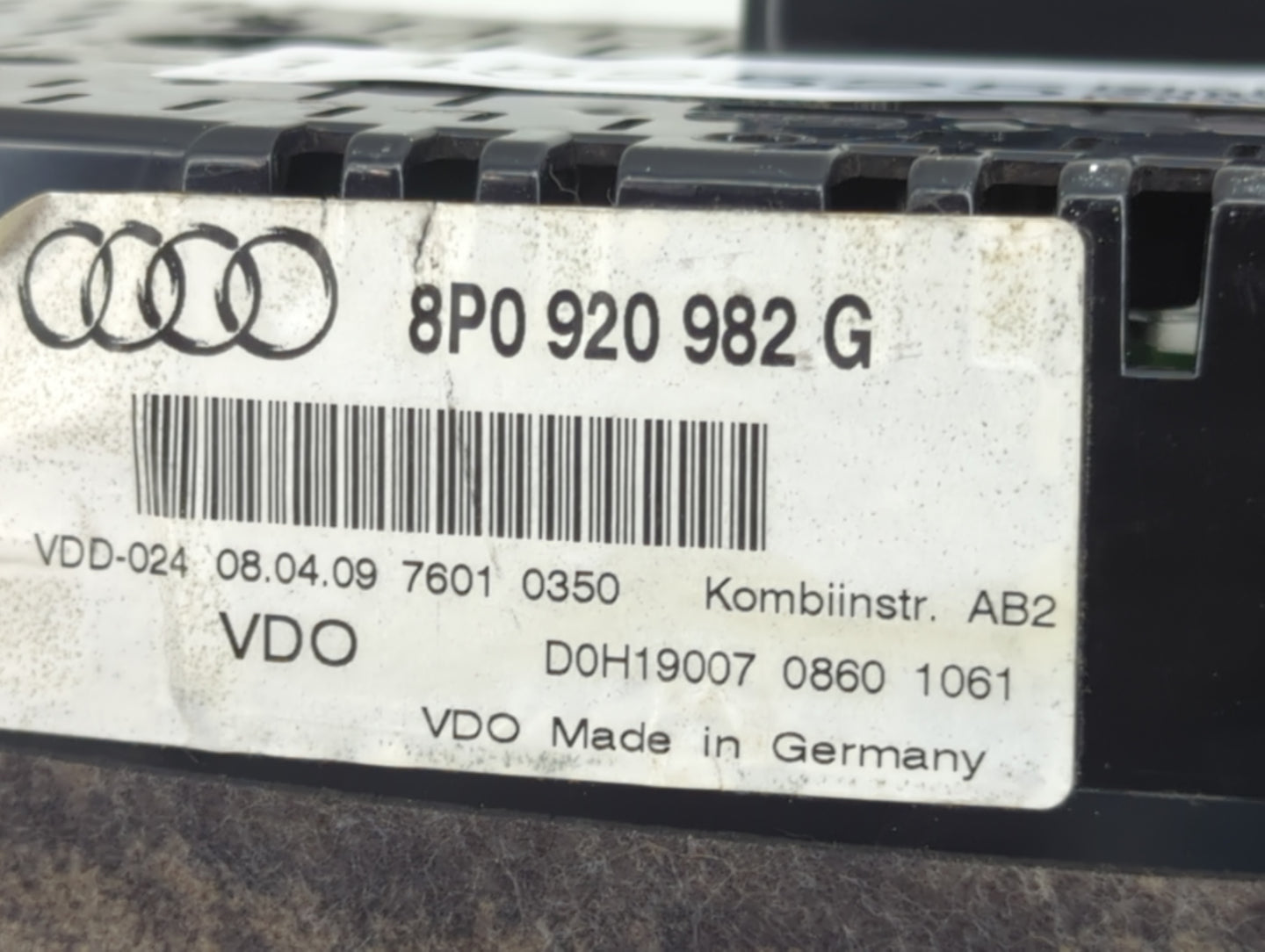 2009-2010 Audi A3 Instrument Cluster Speedometer Gauges P/N:8P0920982G Miles:98K Fits Fits 2009 2010 OEM Used Auto Parts - O