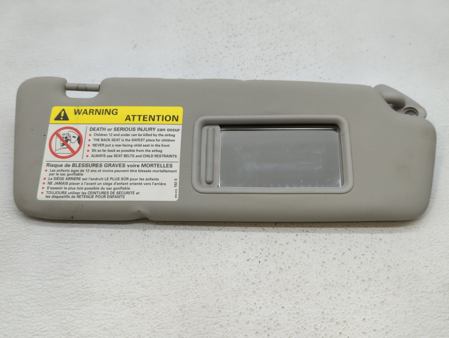 2009 Audi A3 Sun Visor Shade Replacement Passenger Right Mirror Fits OEM Used Auto Parts - Oemusedautoparts1.com