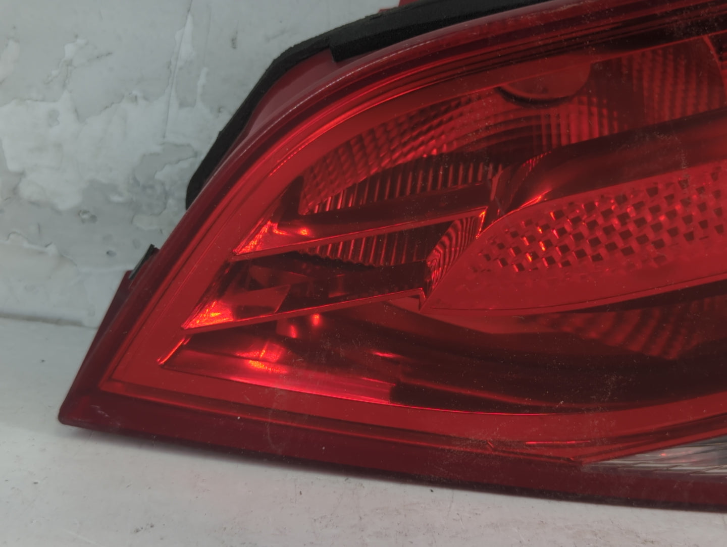 2009-2012 Audi A4 Tail Light Assembly Passenger Right OEM P/N:8K0 945 094 E Fits Fits 2009 2010 2011 2012 OEM Used Auto Part
