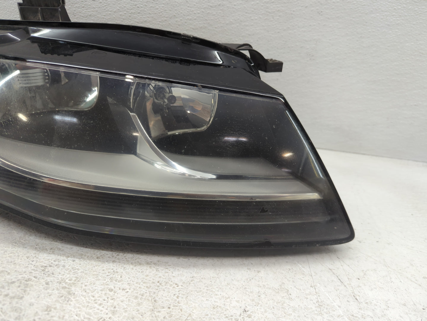 2009-2012 Audi A4 Passenger Right Oem Head Light Headlight Lamp - Oemusedautoparts1.com