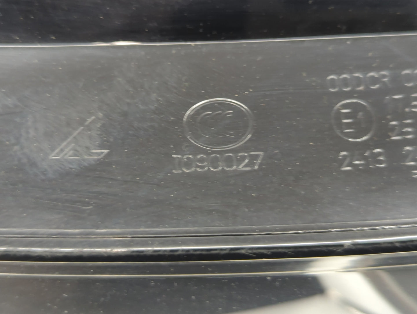 2009-2012 Audi A4 Passenger Right Oem Head Light Headlight Lamp - Oemusedautoparts1.com