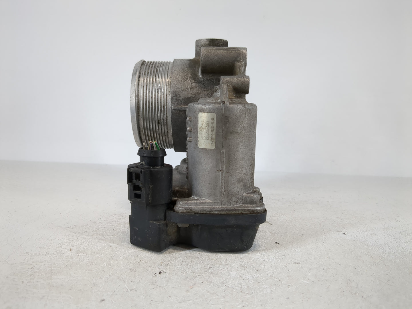 2005-2016 Audi A4 Throttle Body P/N:06F 133 062 J Fits OEM Used Auto Parts - Oemusedautoparts1.com